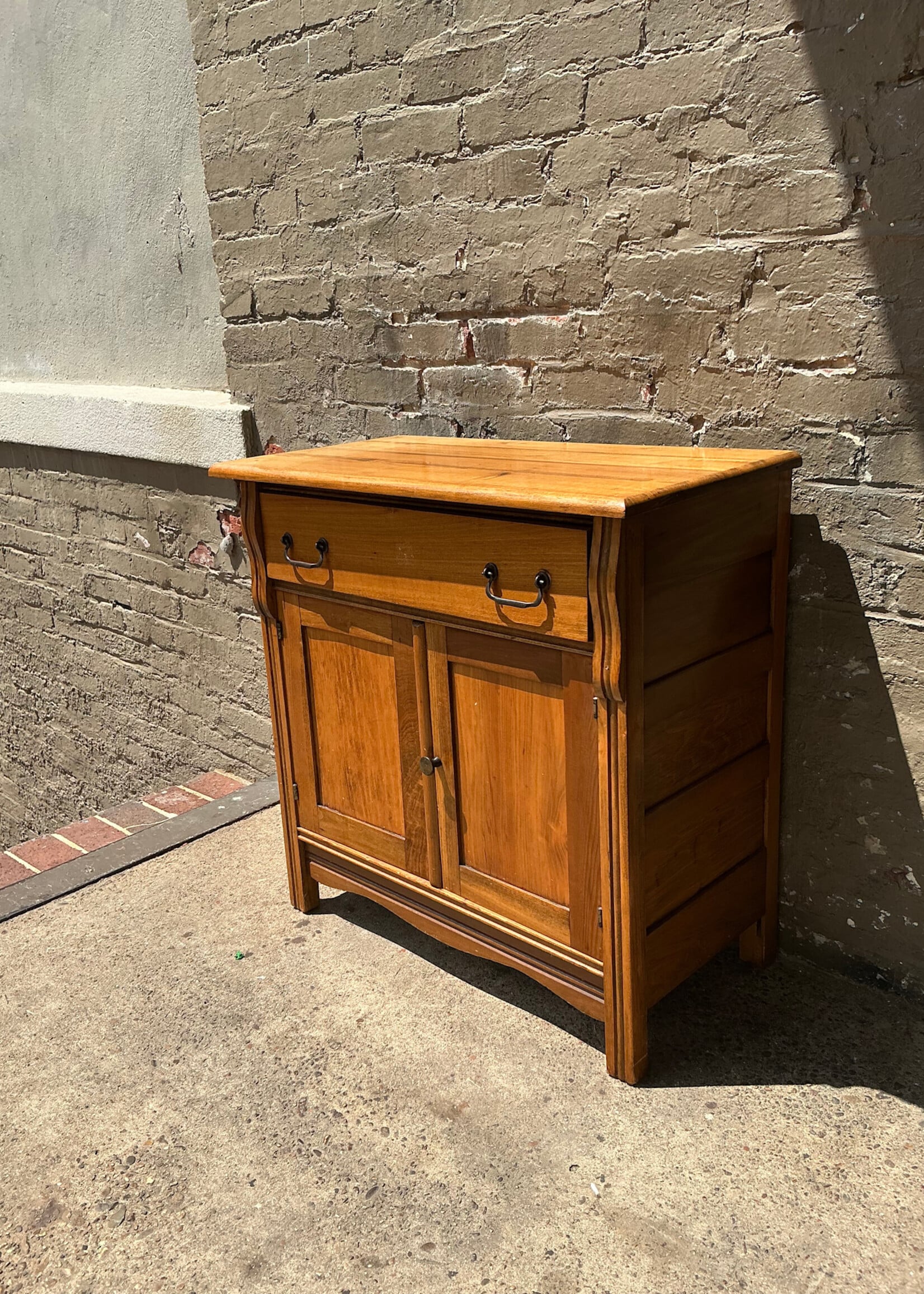 GOODWOOD Antique Pine Washstand