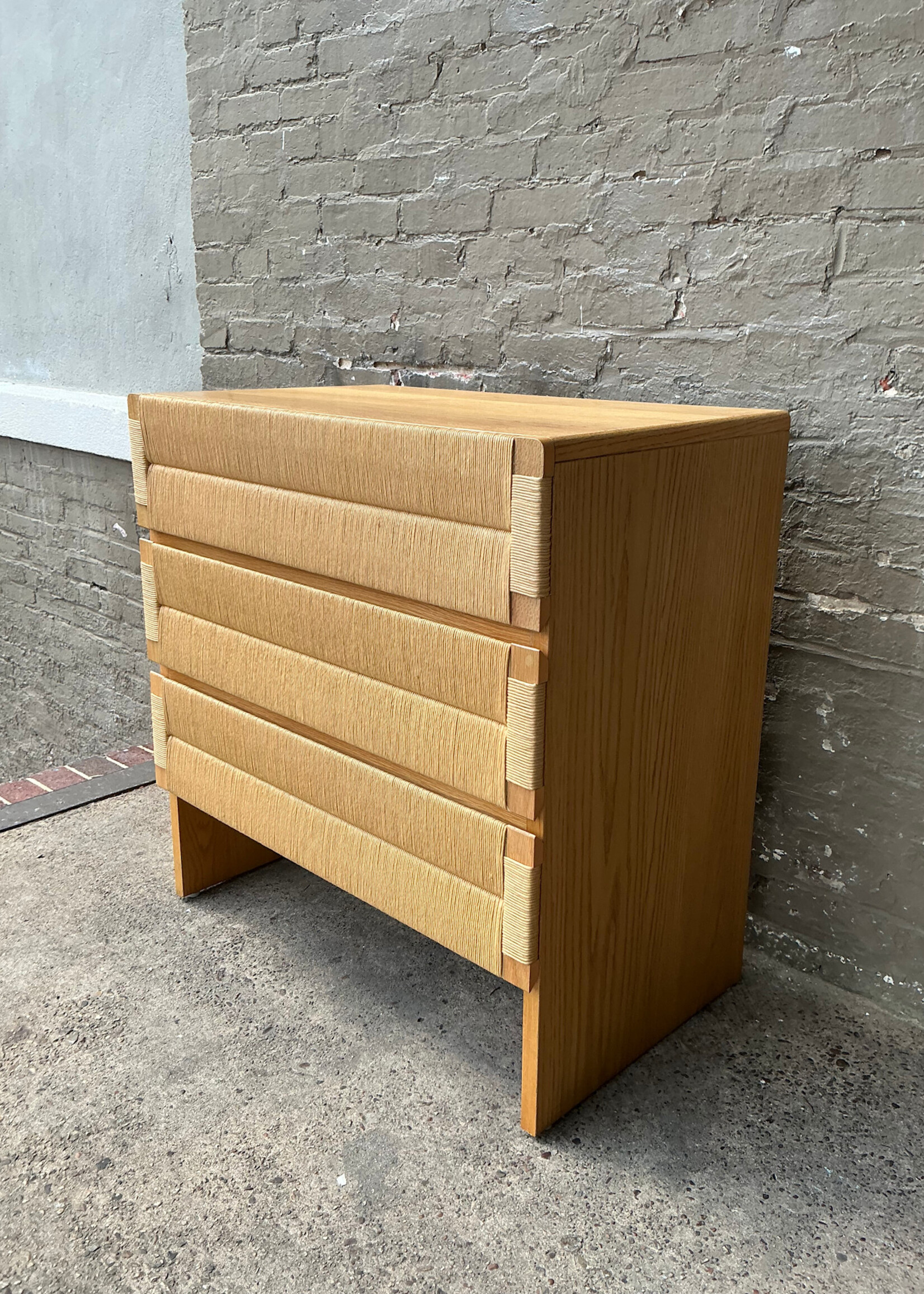 GOODWOOD Modern Oak Chest of Drawers, Article