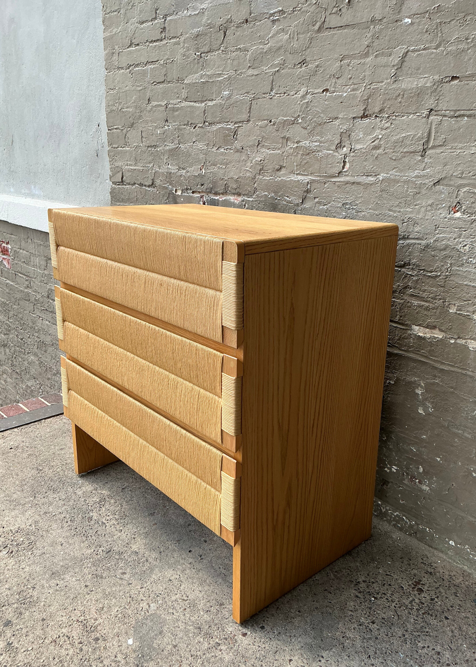 GOODWOOD Modern Oak Chest of Drawers, Article