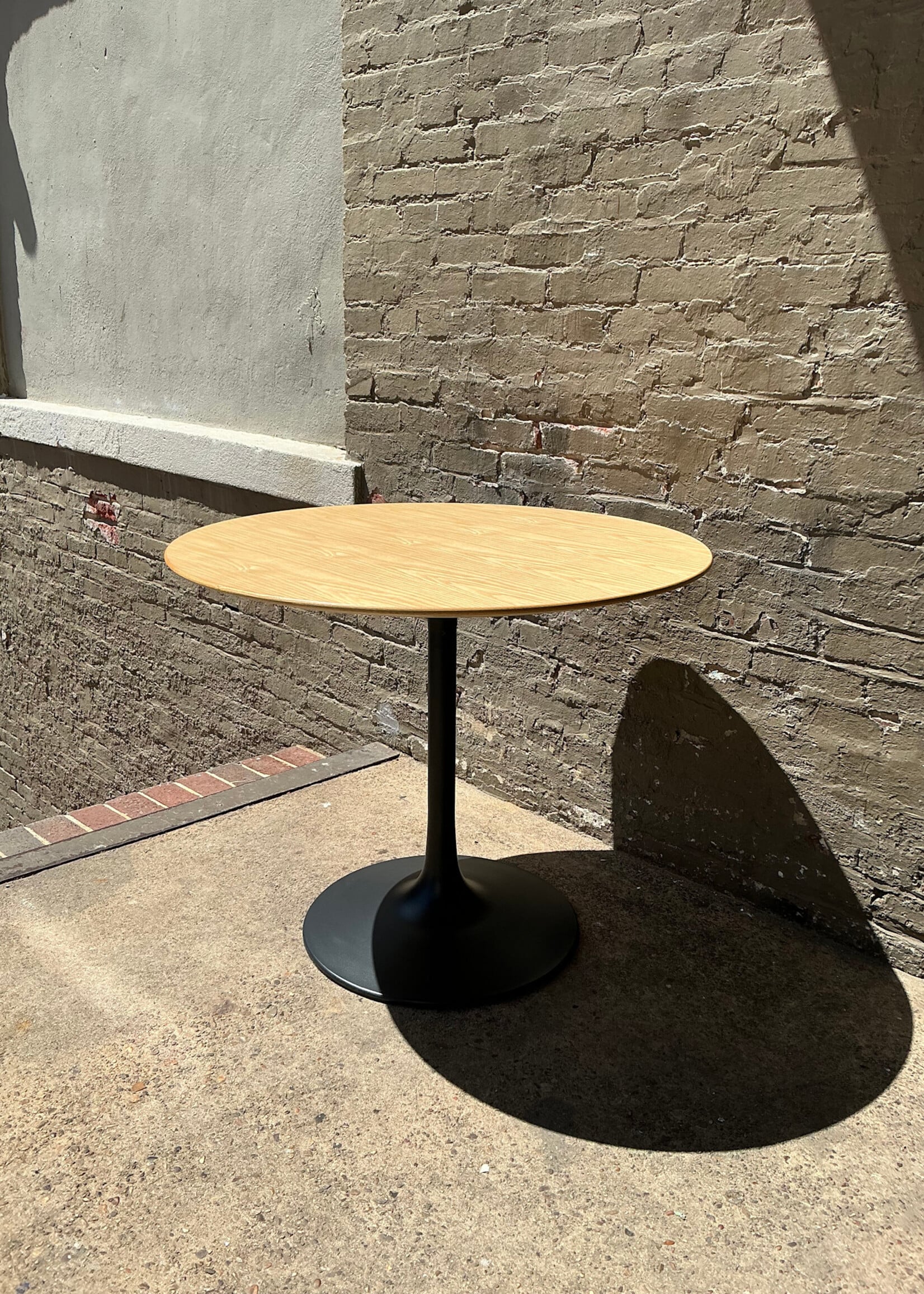 GOODWOOD Oak Tulip Table