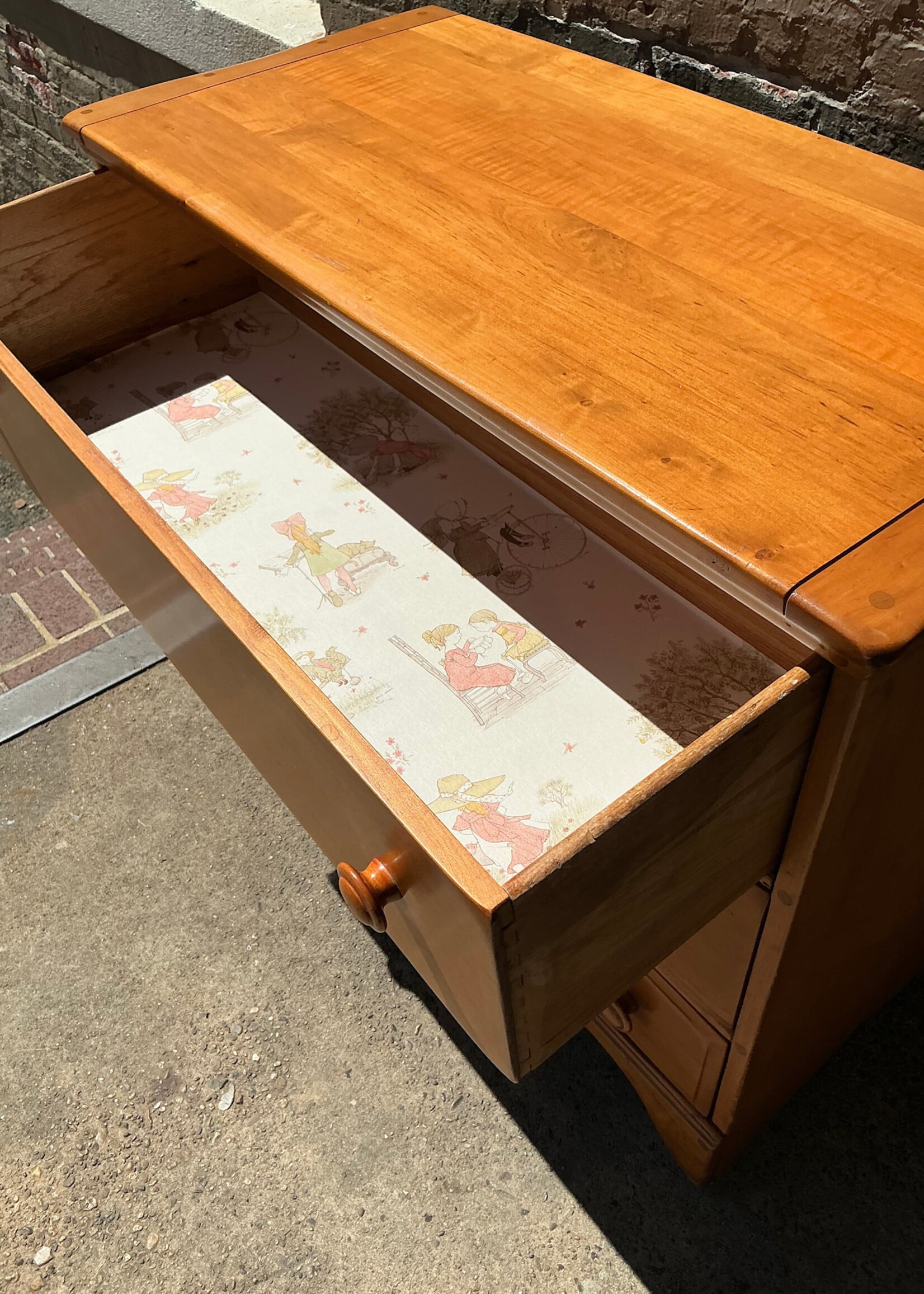 GOODWOOD Vintage Maple Three-Drawer Chest