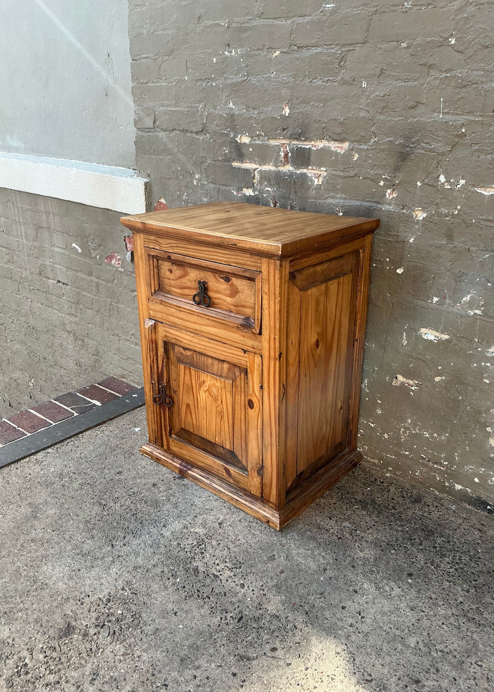 GOODWOOD Waxed Pine Nightstand