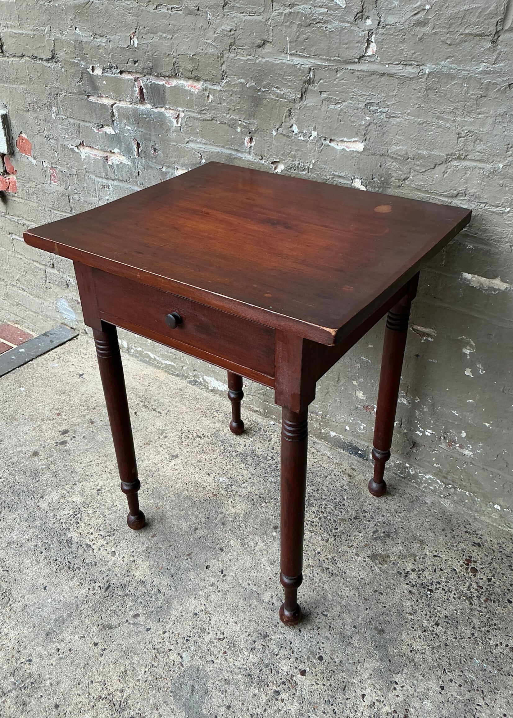GOODWOOD Antique Federal Mahogany Side Table