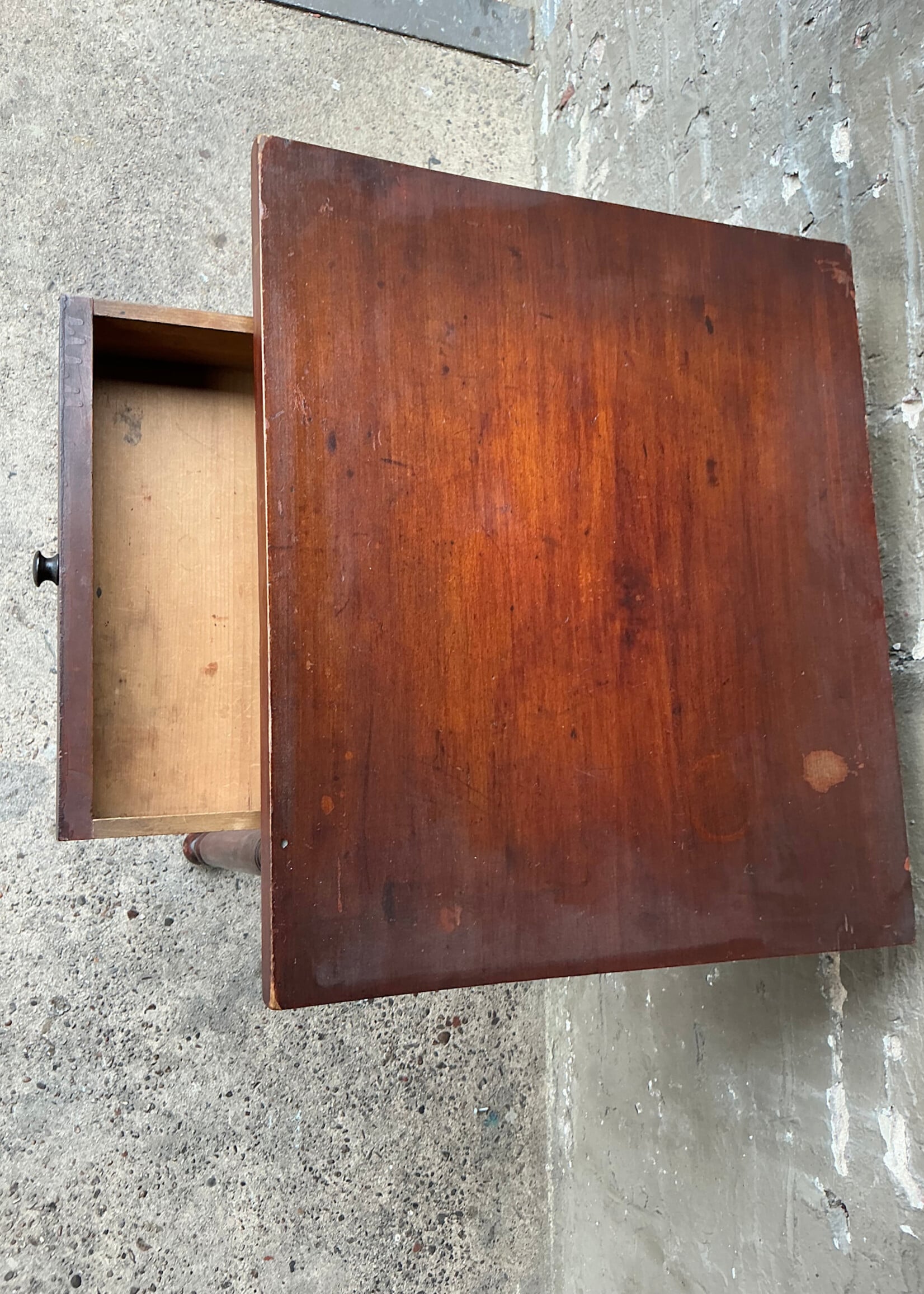 GOODWOOD Antique Federal Mahogany Side Table
