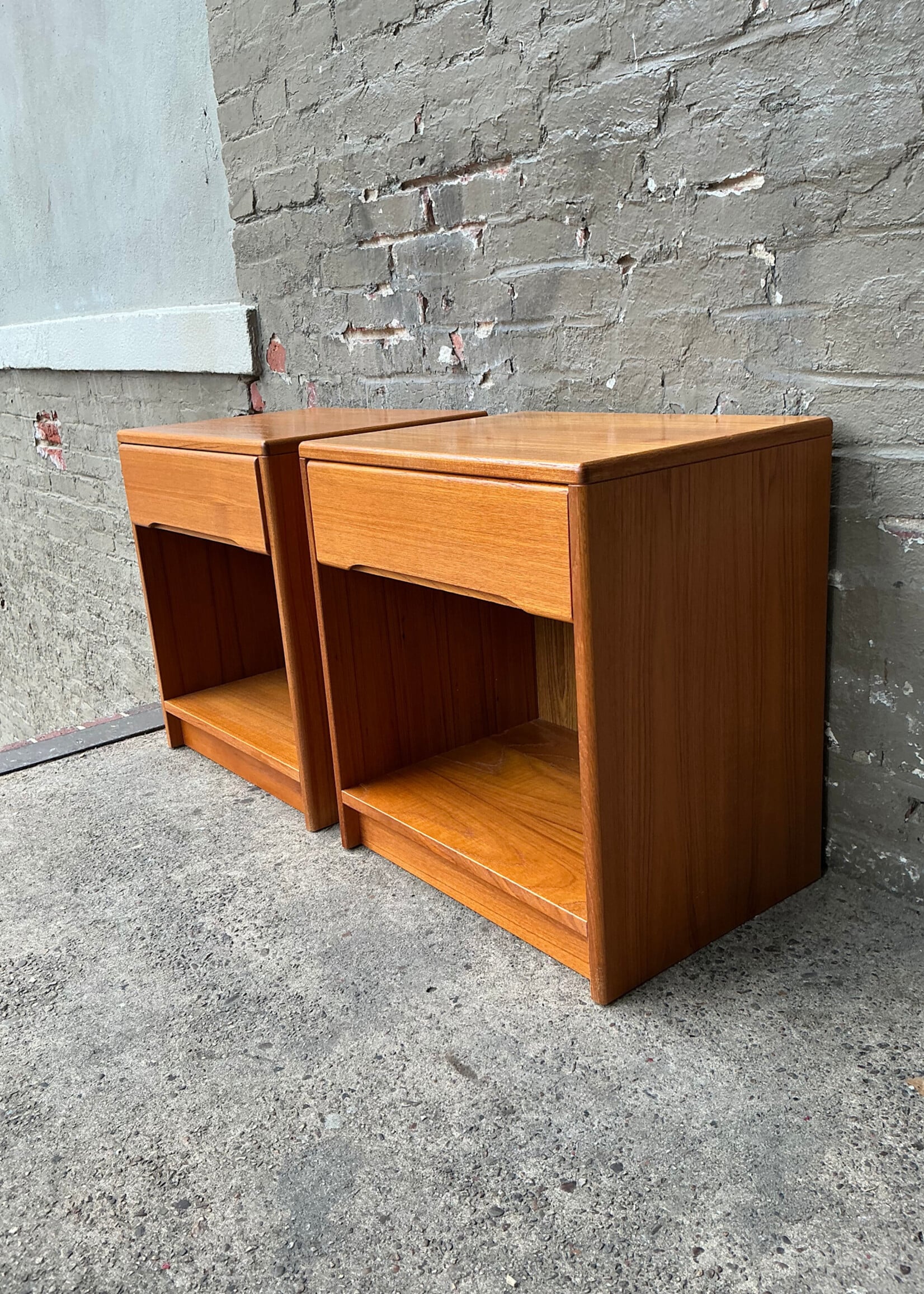 GOODWOOD Pair of Danish Modern Teak Nightstands