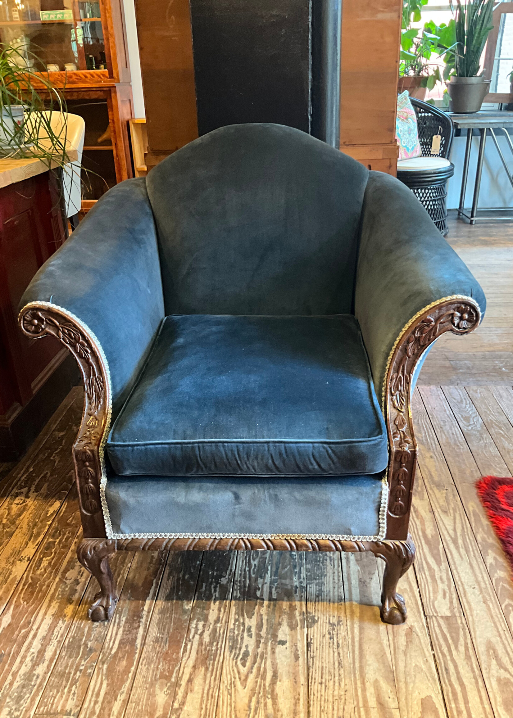 GOODWOOD Antique Velvet Lounge Chair