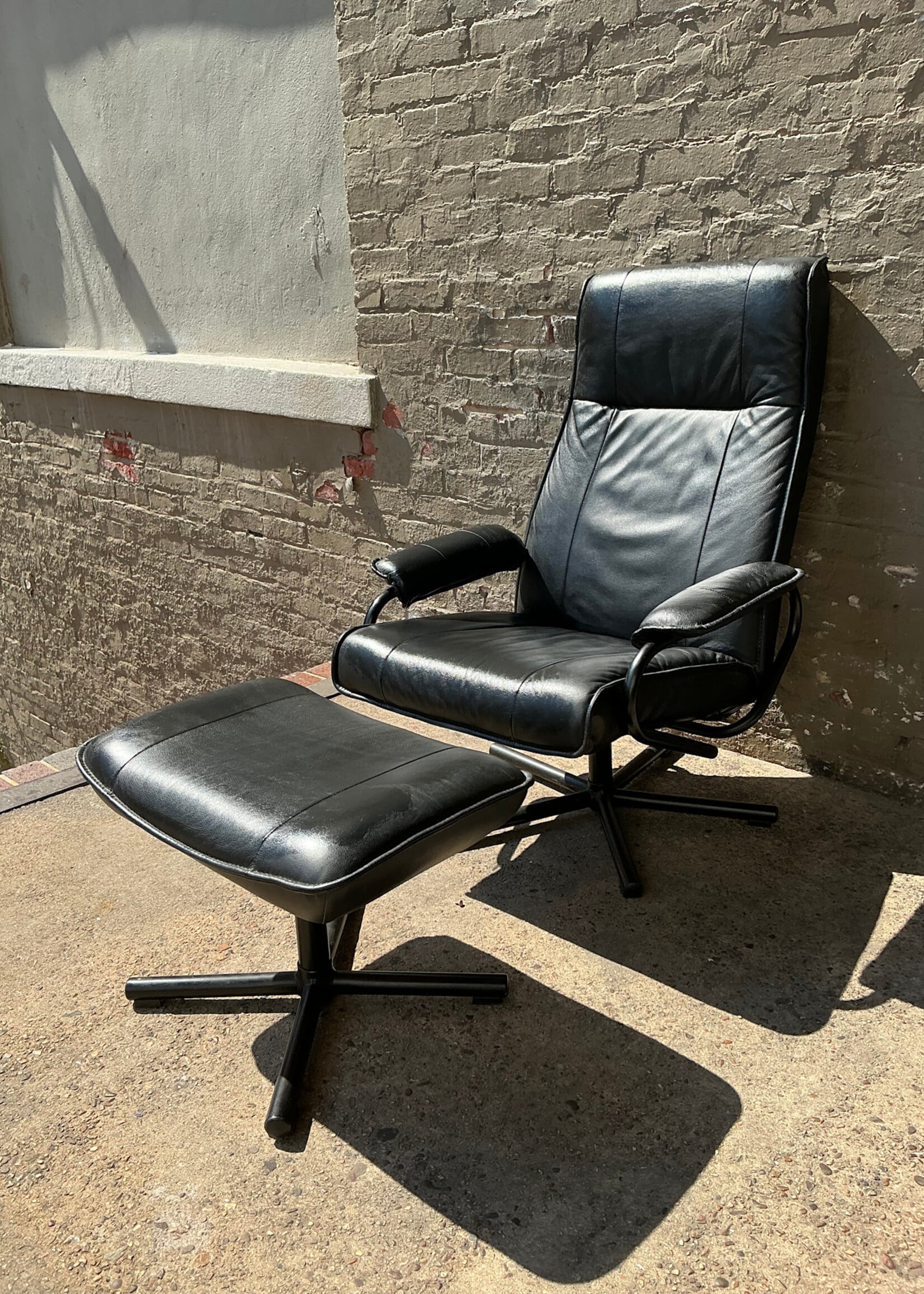GOODWOOD Leather Lounger and Ottoman