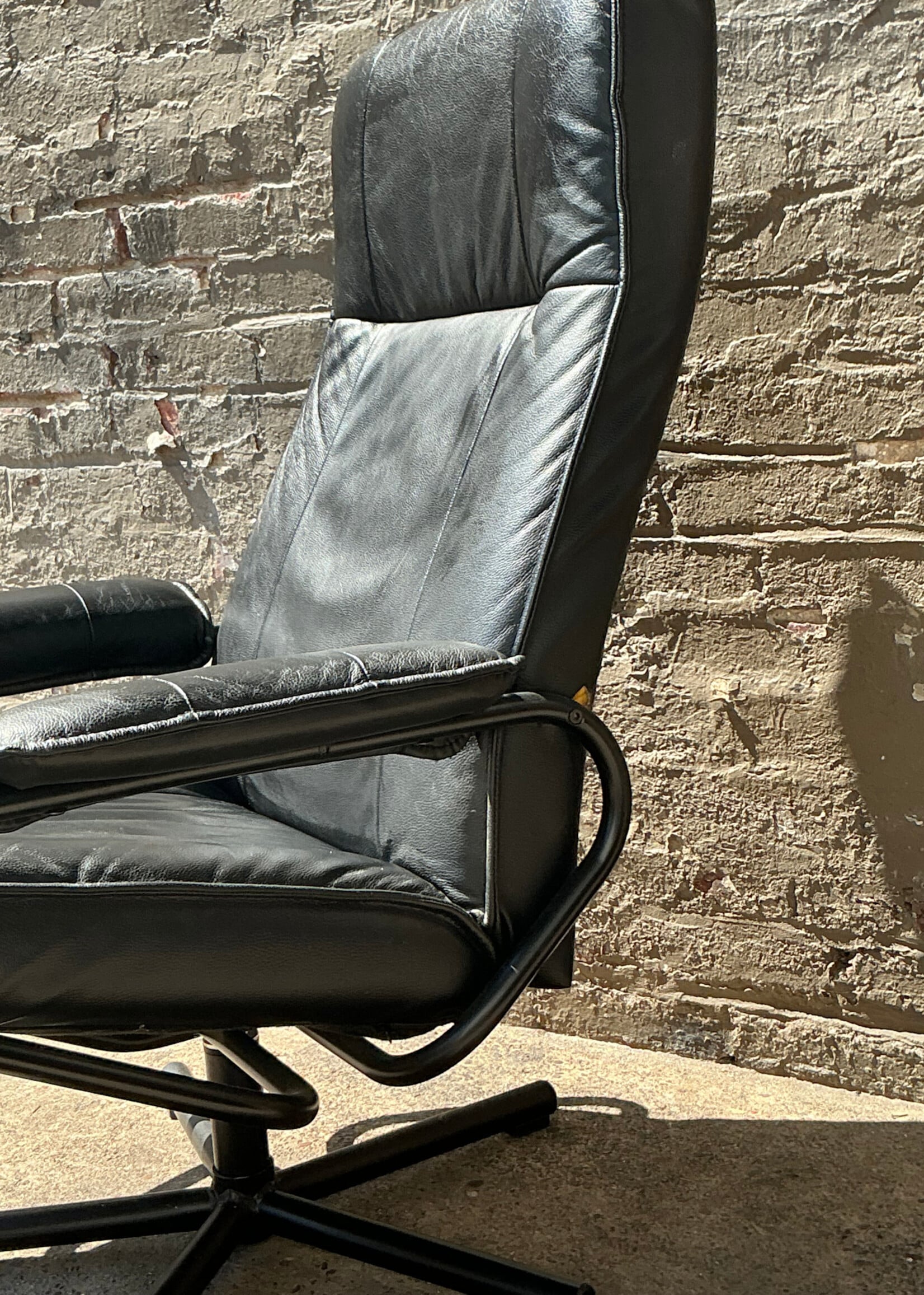 GOODWOOD Leather Lounger and Ottoman