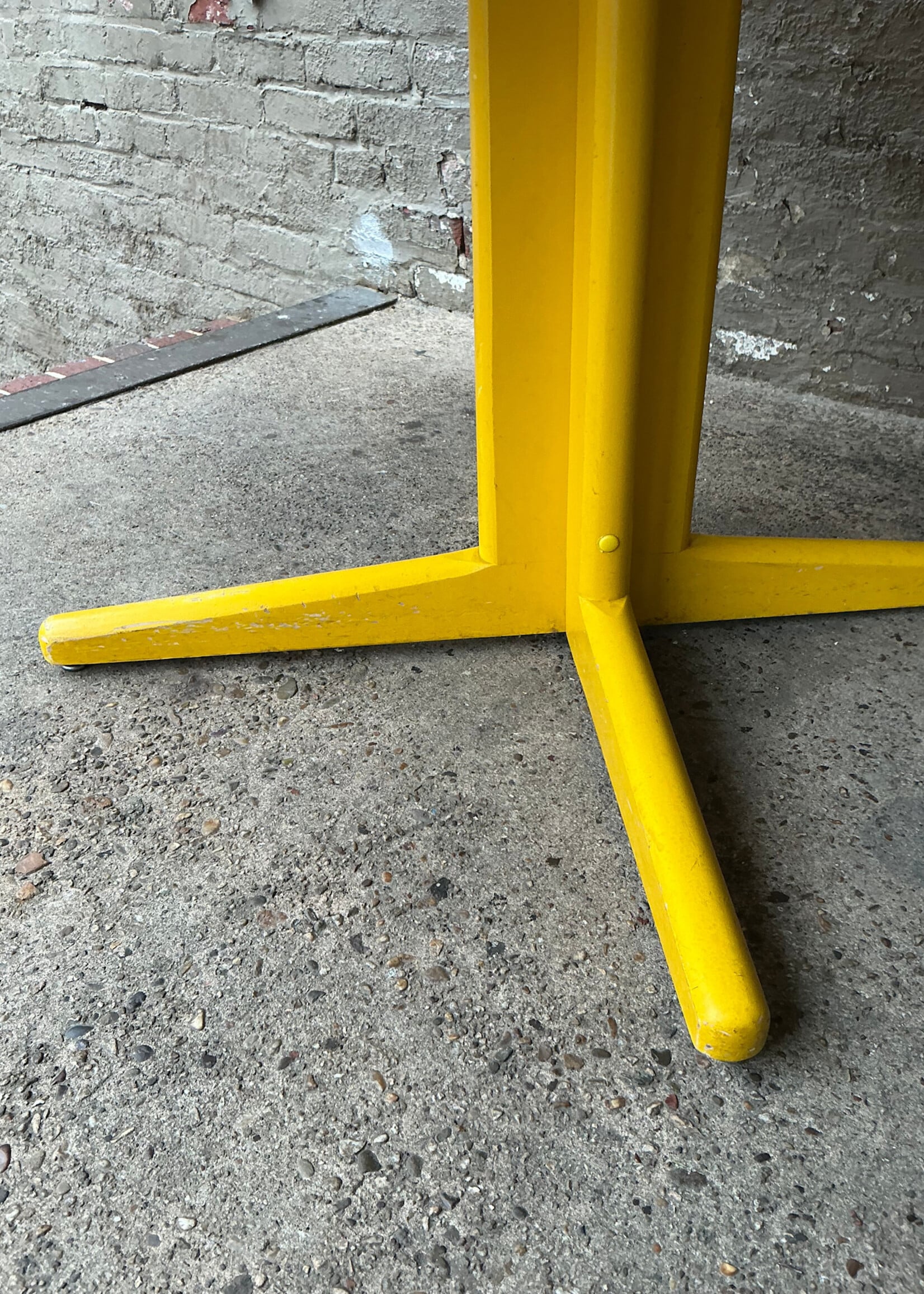 GOODWOOD Vintage Yellow Painted Table (1 Leaf)