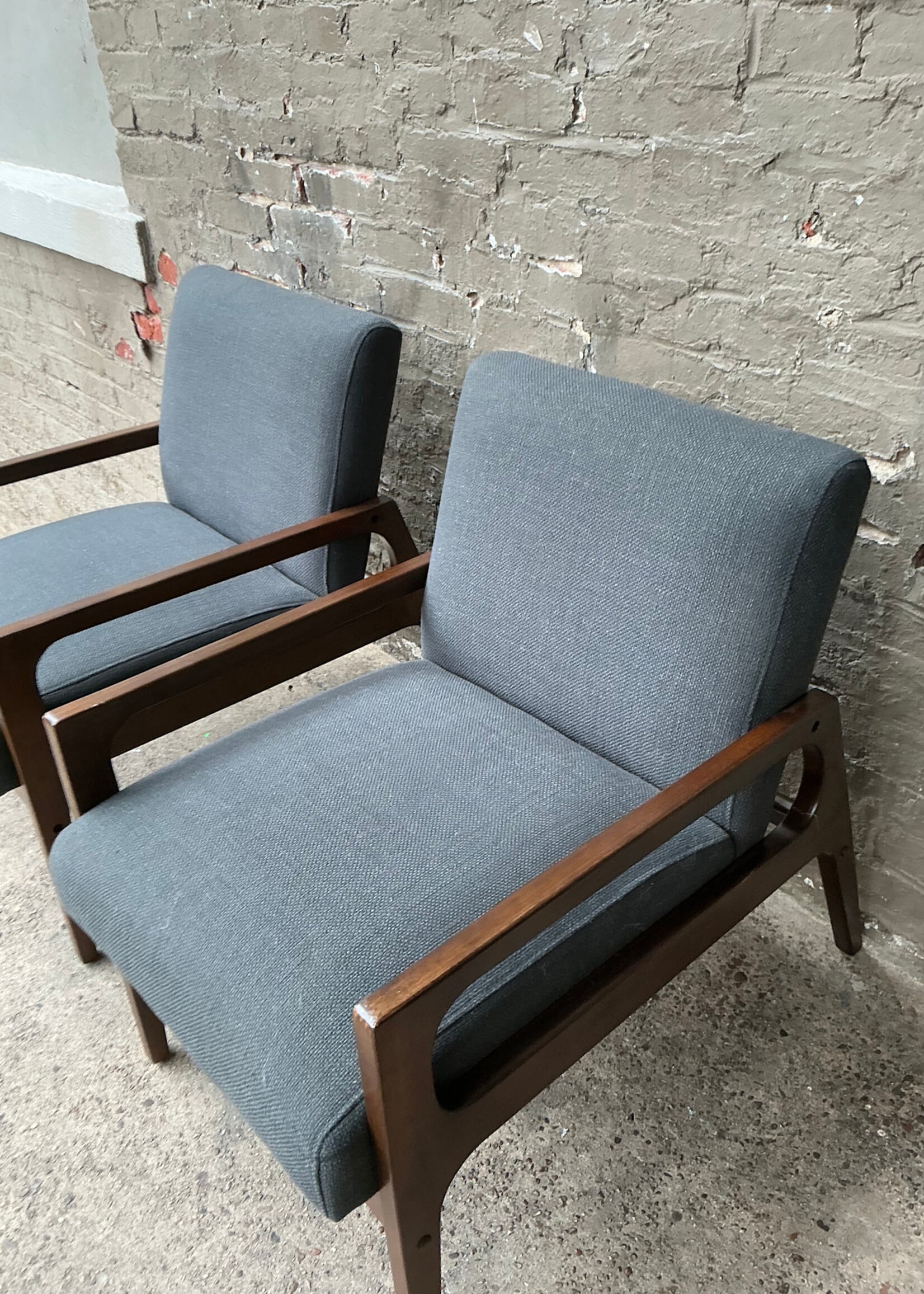 GOODWOOD MCM Style Chair