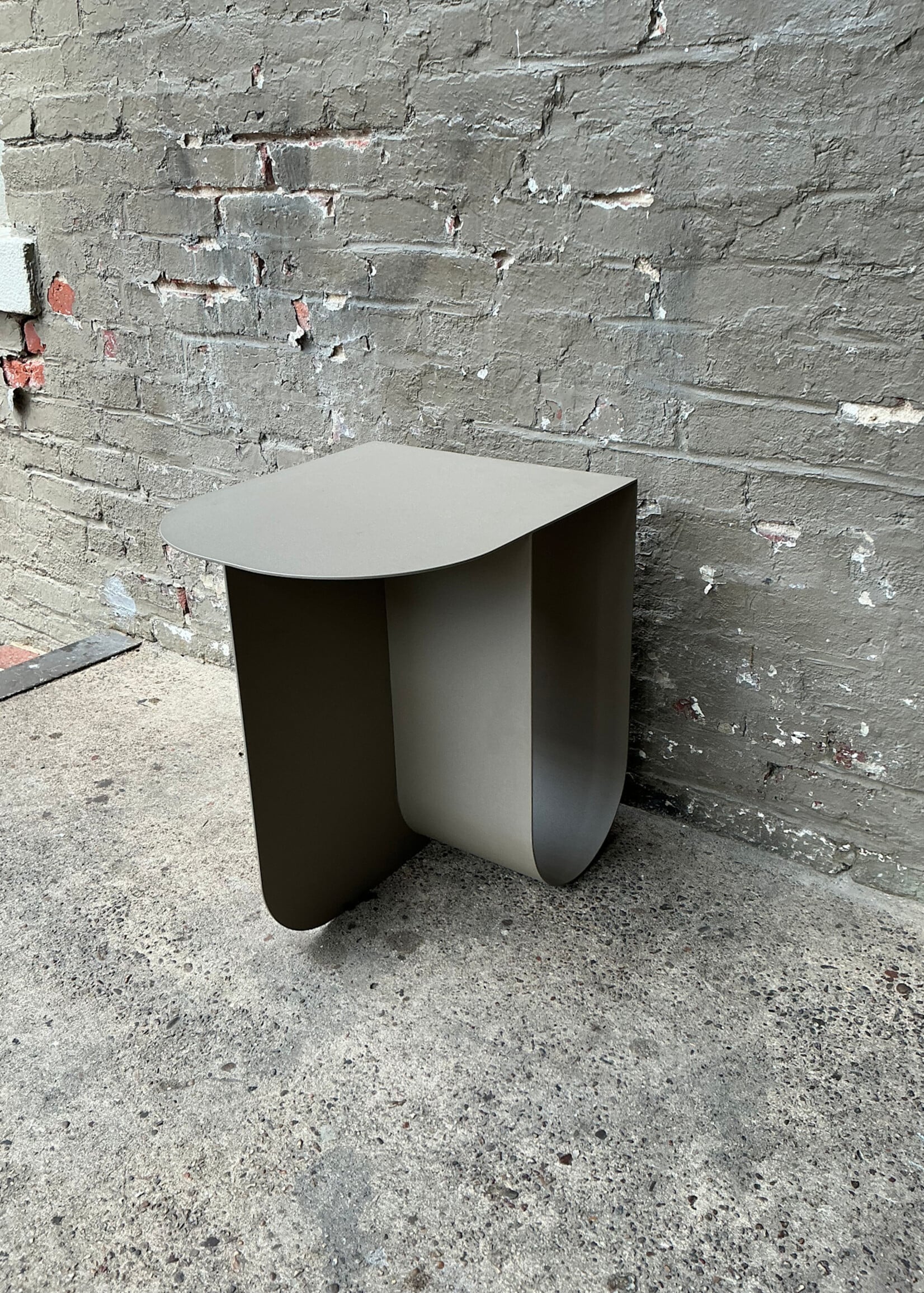 GOODWOOD Metal Postmodern Side Table