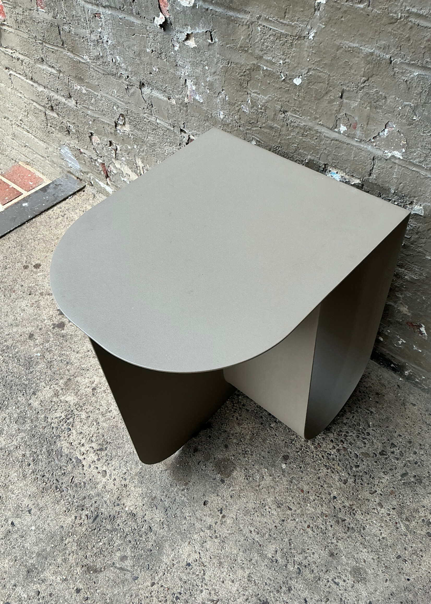 GOODWOOD Metal Postmodern Side Table