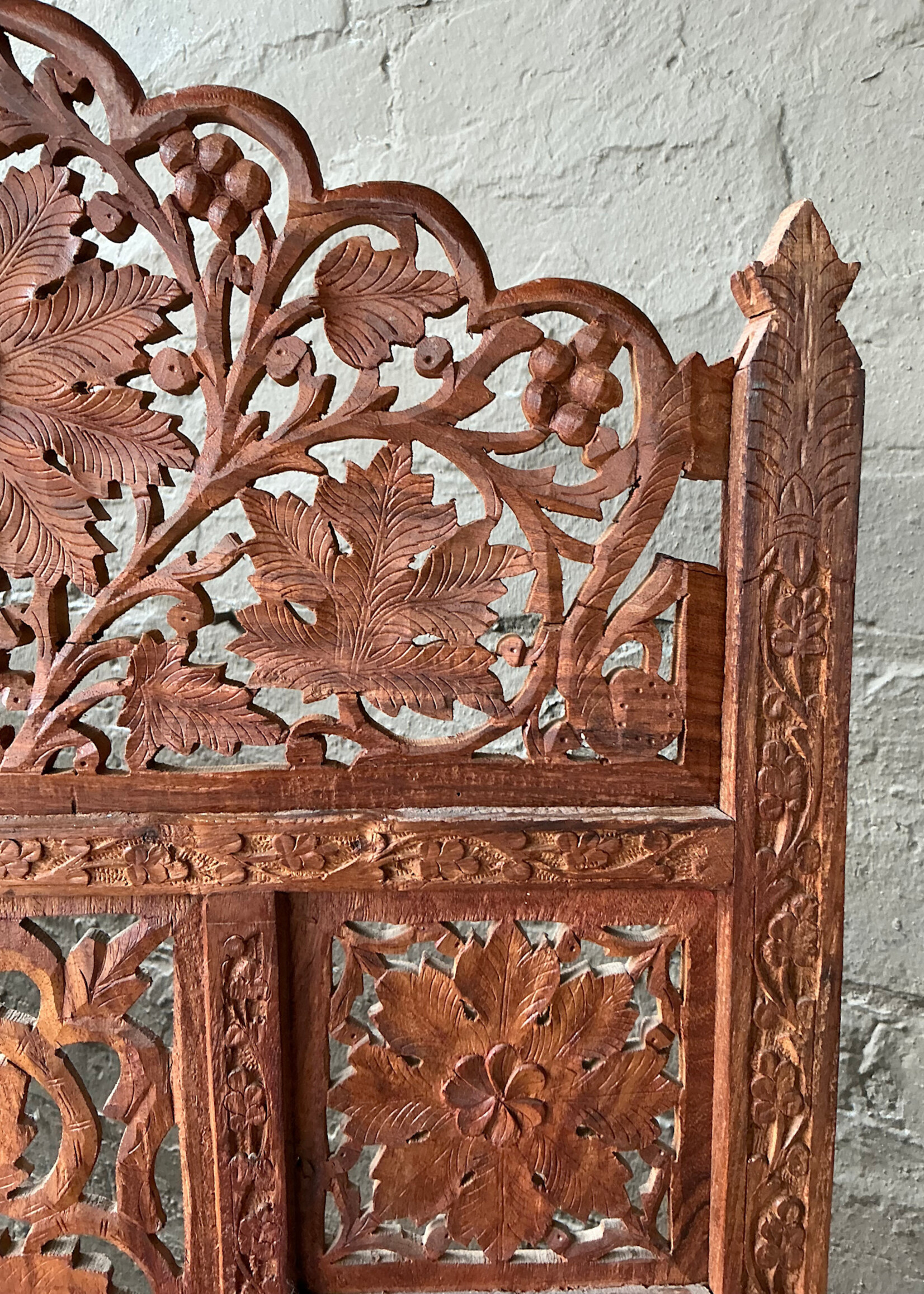 GOODWOOD Carved Teak Screen