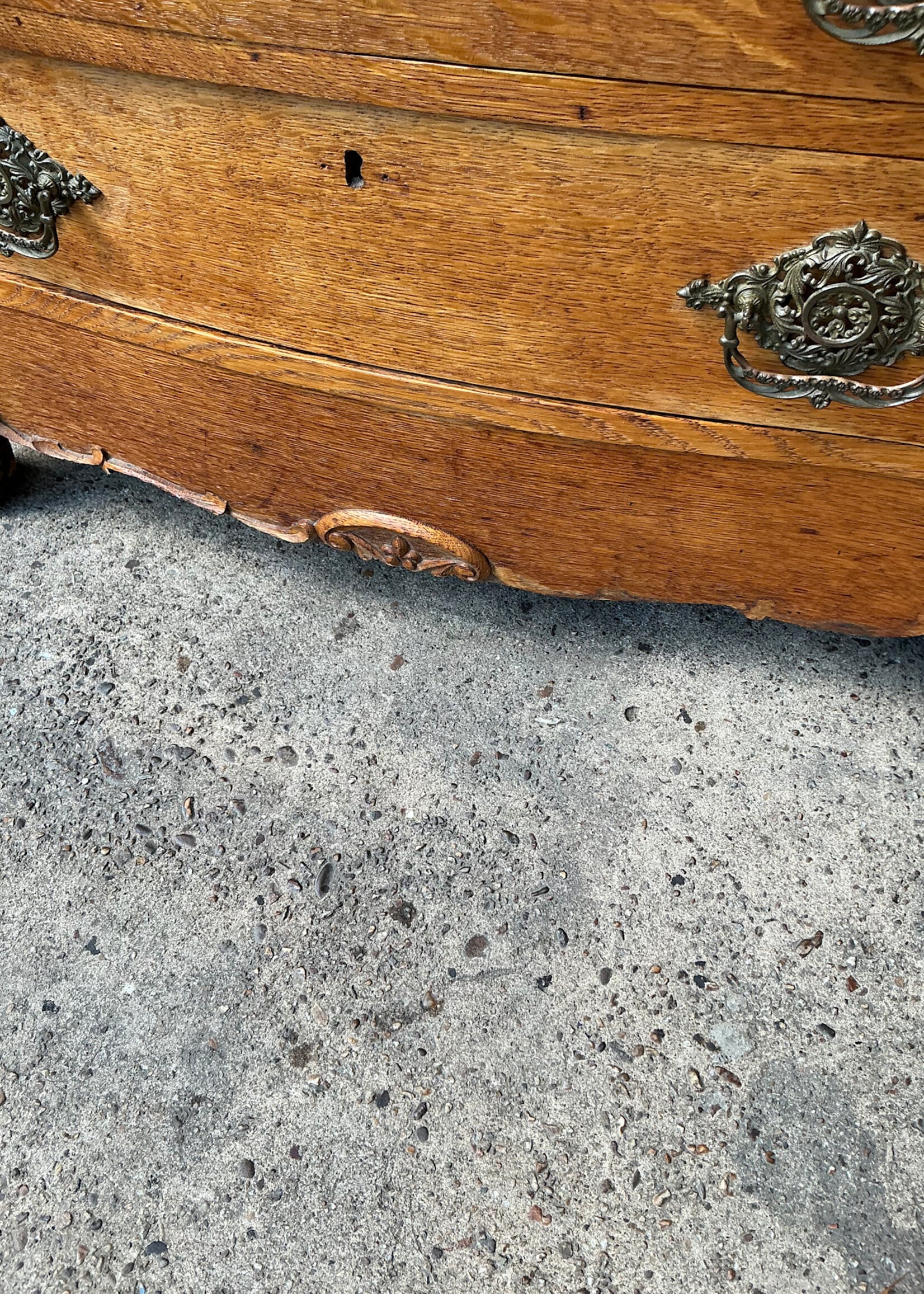 GOODWOOD Antique Oak Chest of Drawers
