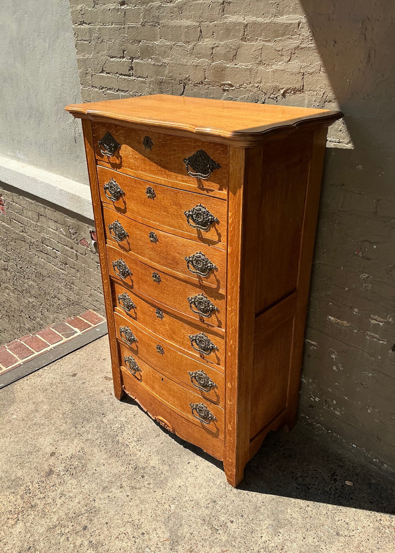 GOODWOOD Antique Oak Chest of Drawers