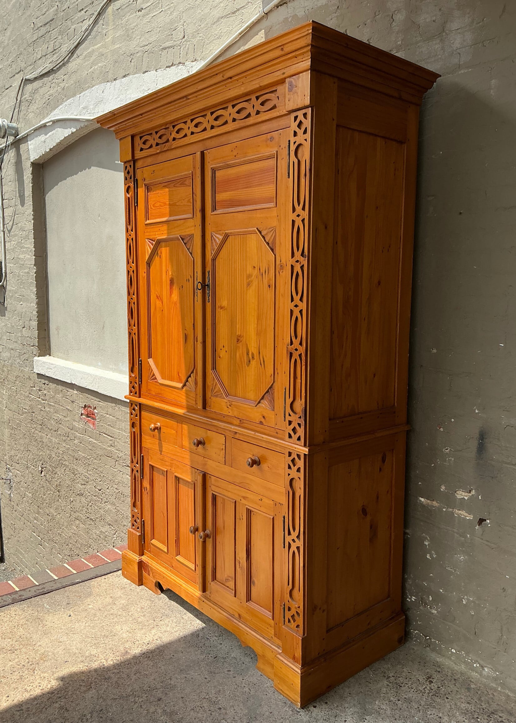 GOODWOOD Vintage Pine Cupboard