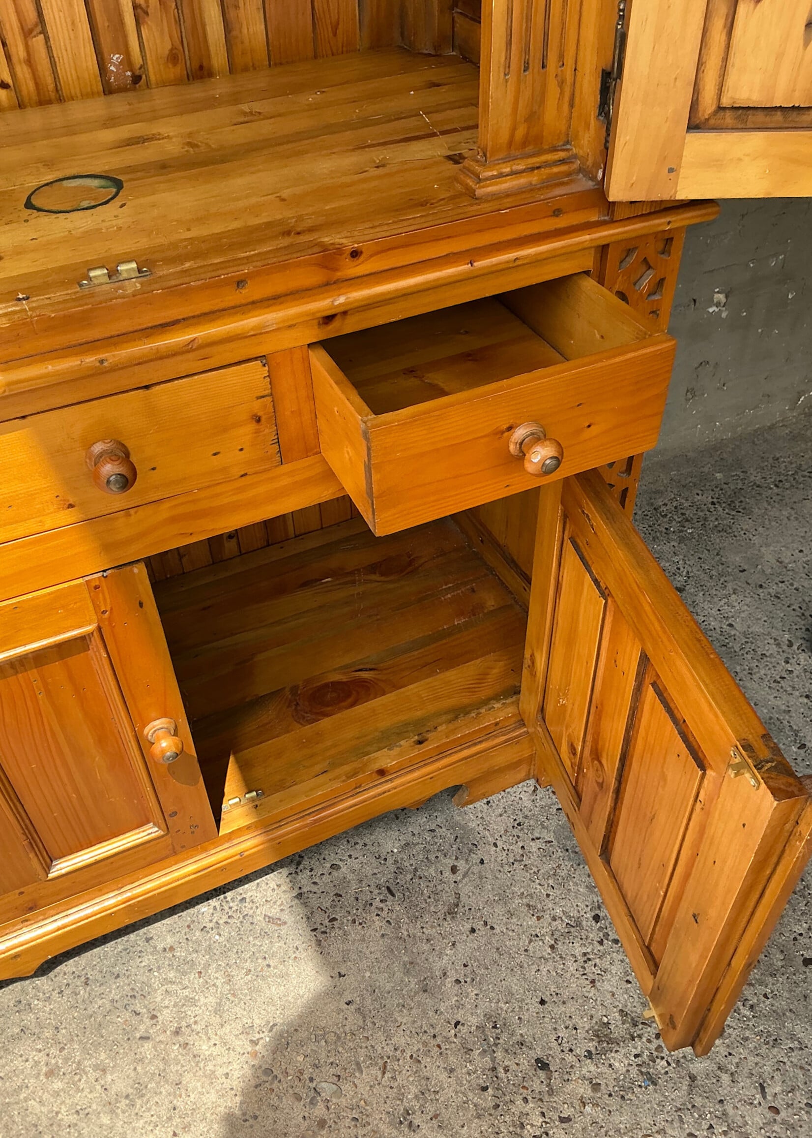 GOODWOOD Vintage Pine Cupboard