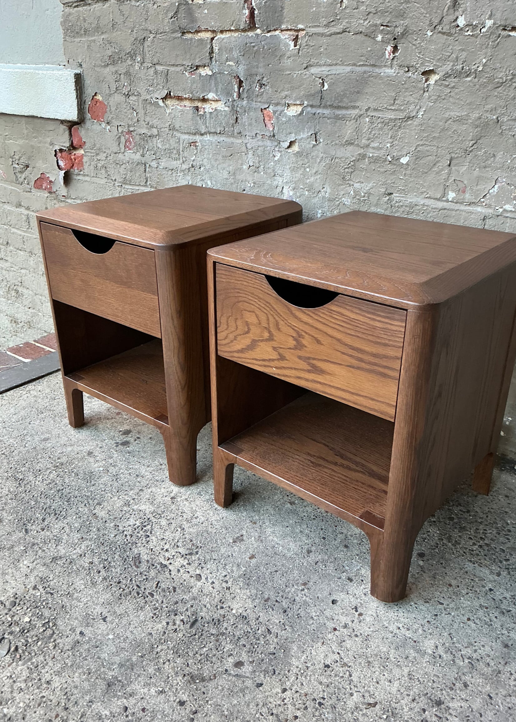 GOODWOOD Pair of Mid Century Modern Oak Nightstands
