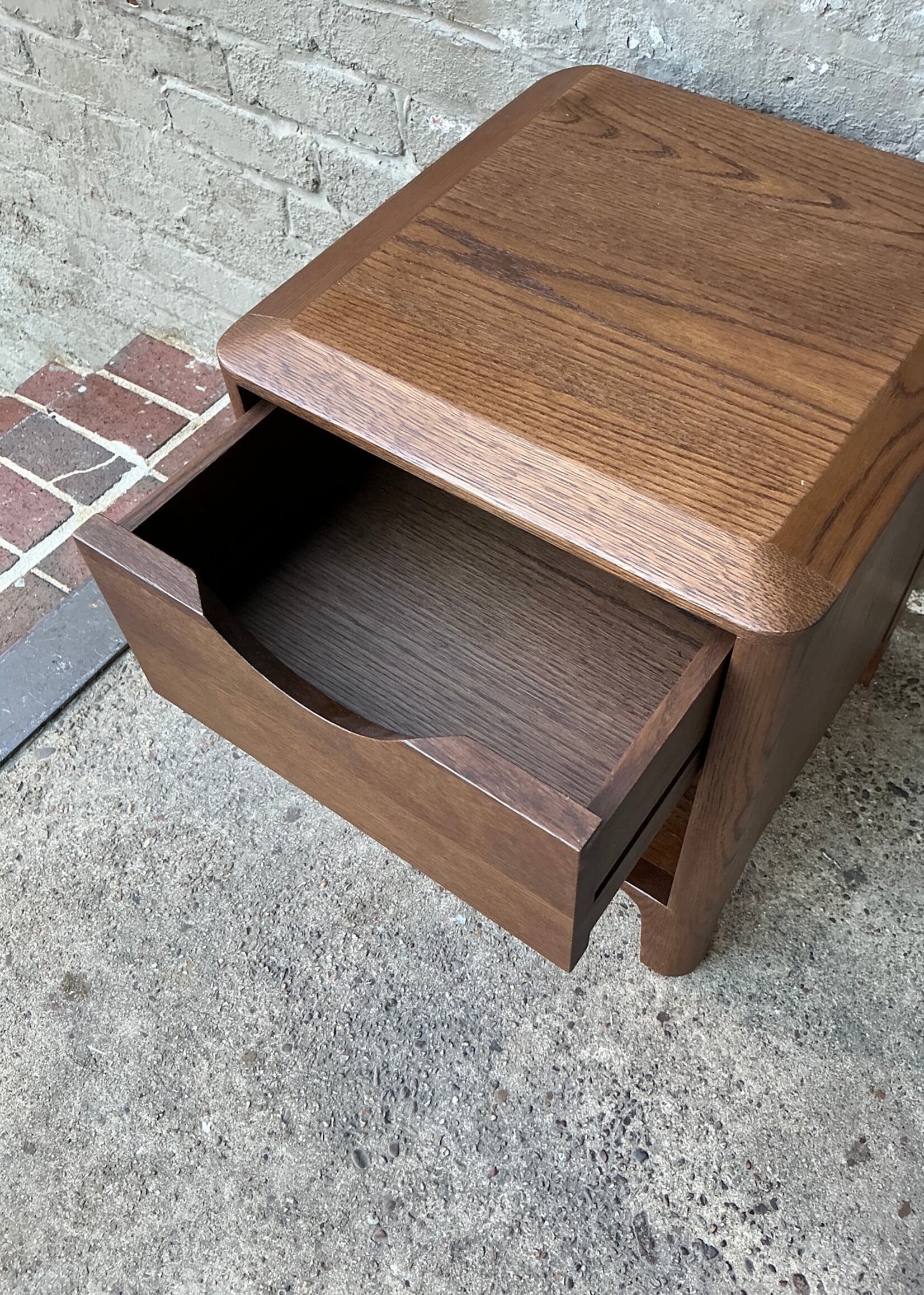 GOODWOOD Pair of Mid Century Modern Oak Nightstands