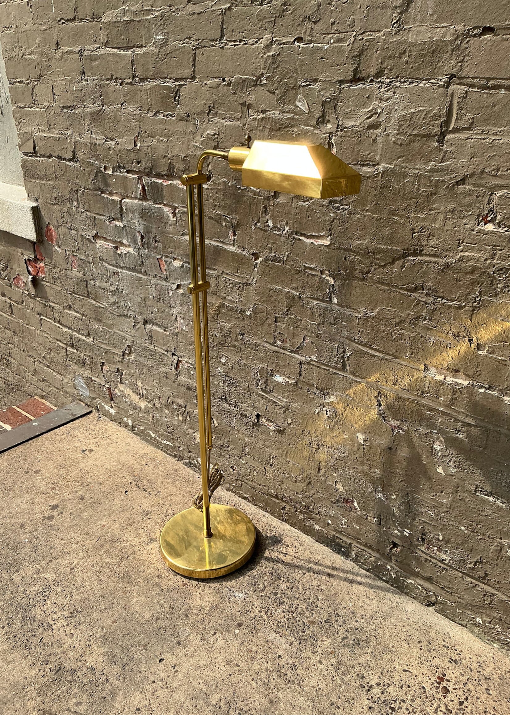 GOODWOOD Brass Pharmacy Lamp