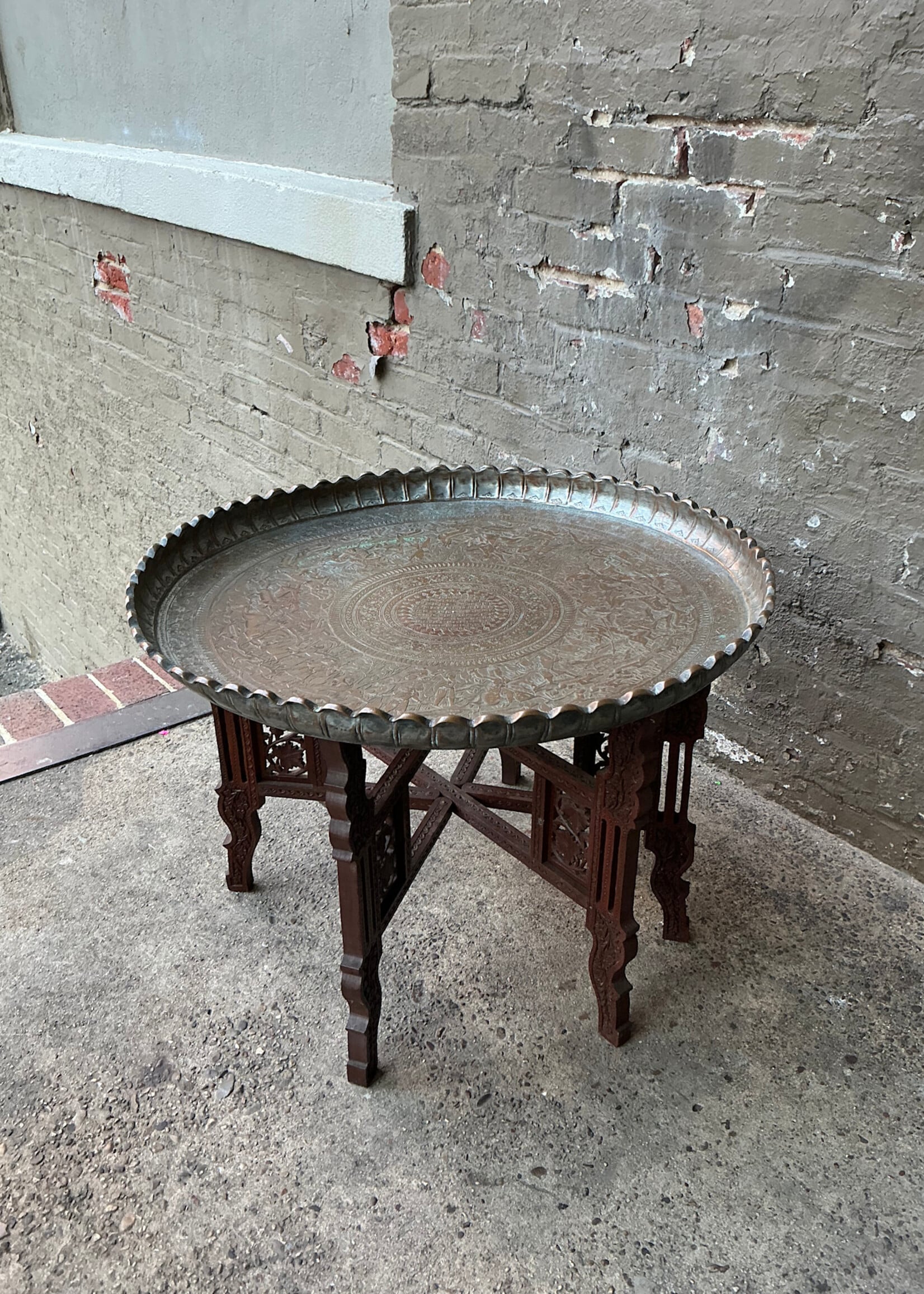 GOODWOOD Large Brass Tray on Stand