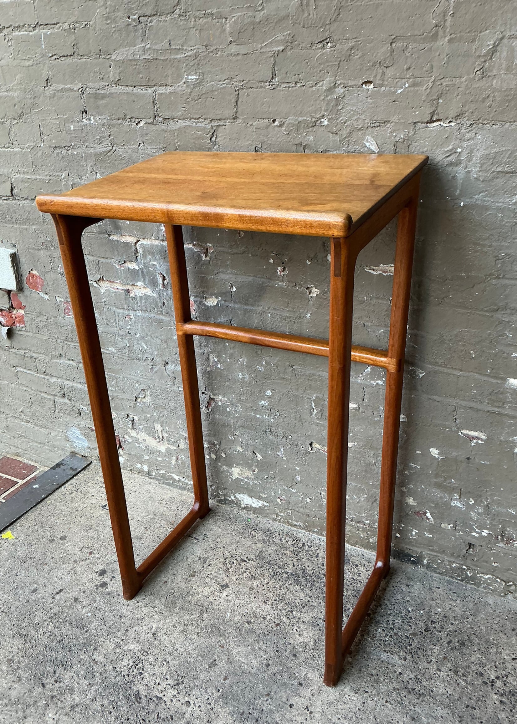GOODWOOD MCM Teak Lectern