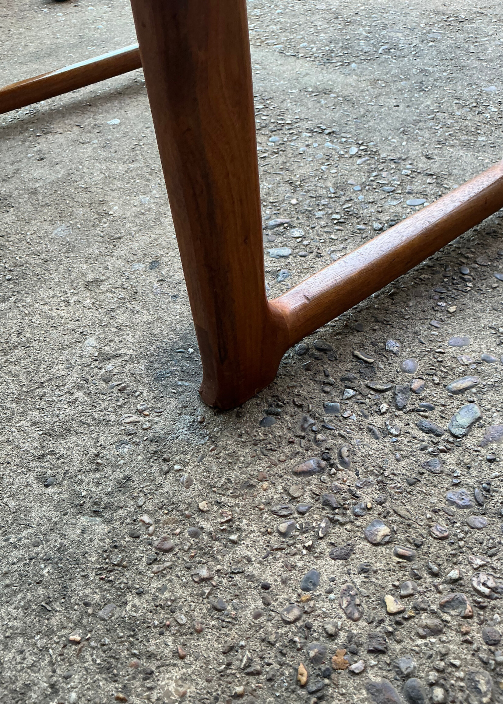 GOODWOOD MCM Teak Lectern