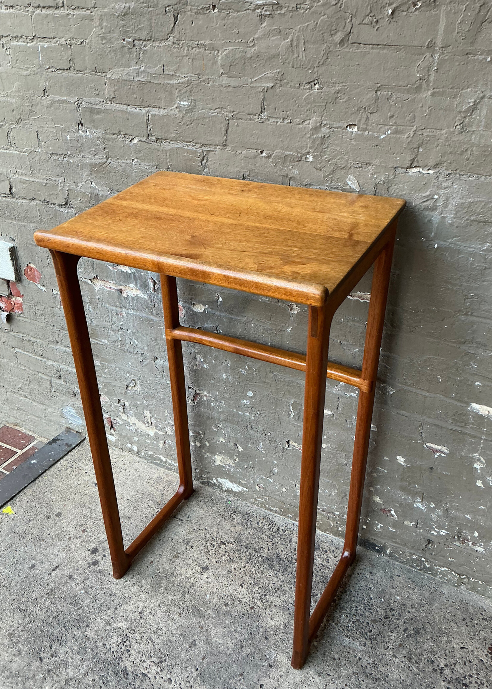 GOODWOOD MCM Teak Lectern