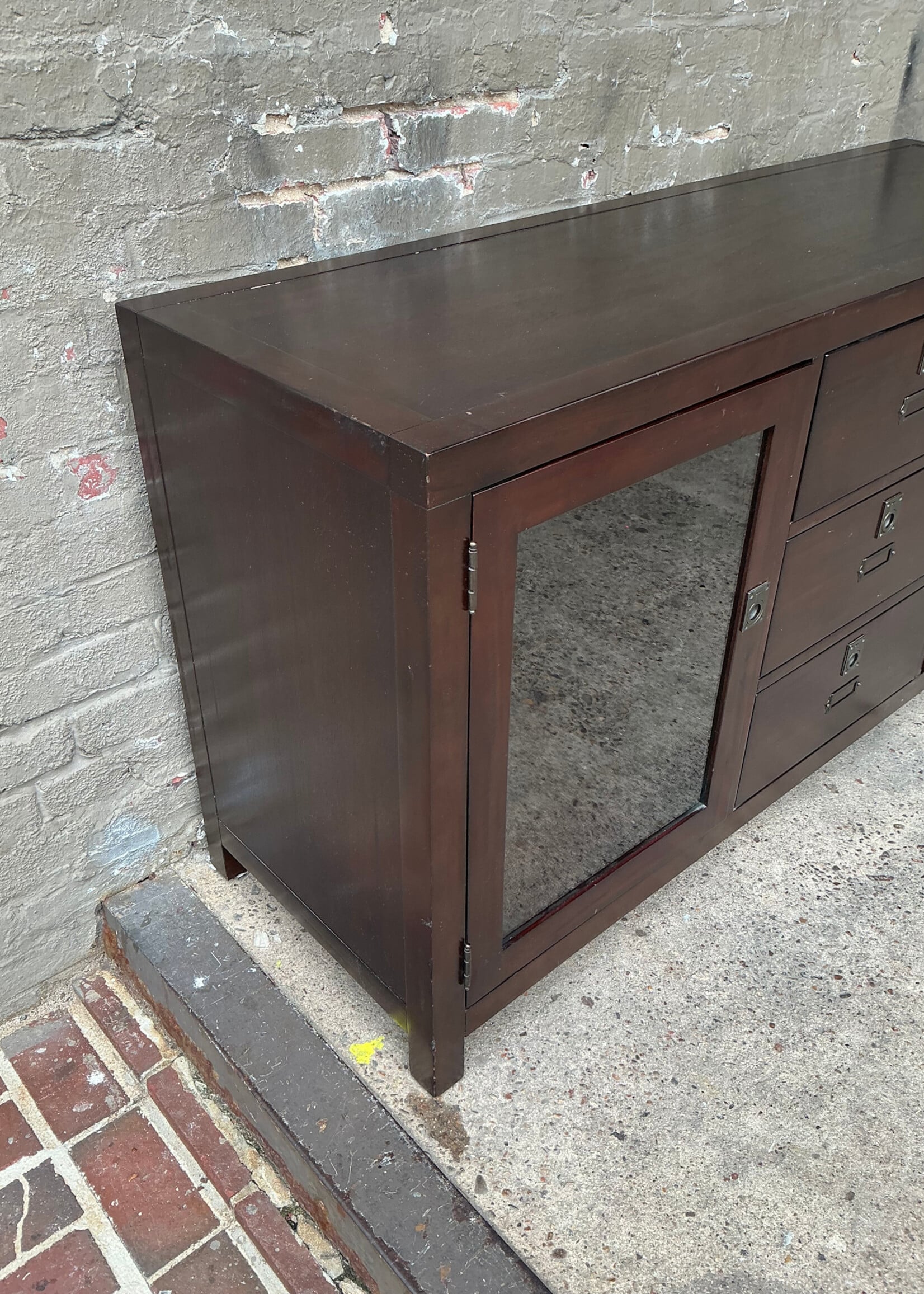GOODWOOD Campaign Style Console