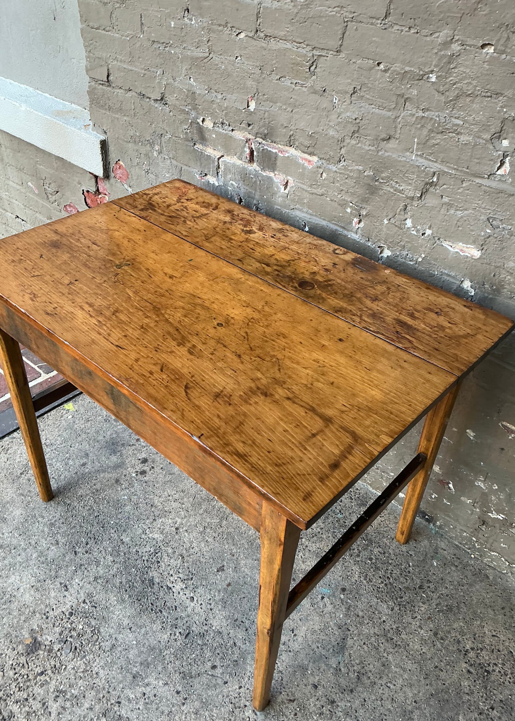 GOODWOOD Antique American Pine Table