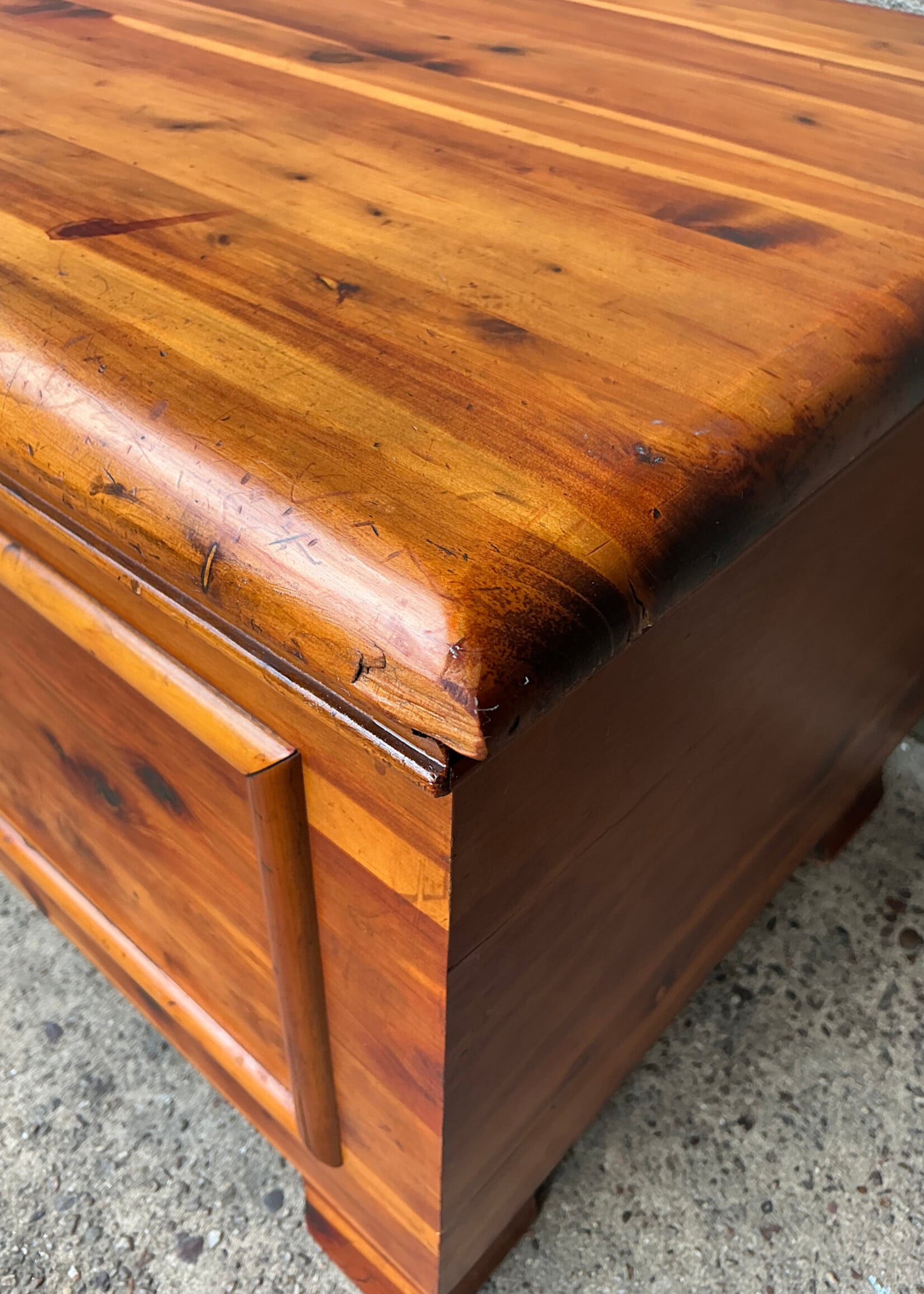 GOODWOOD Vintage Lane Cedar Trunk