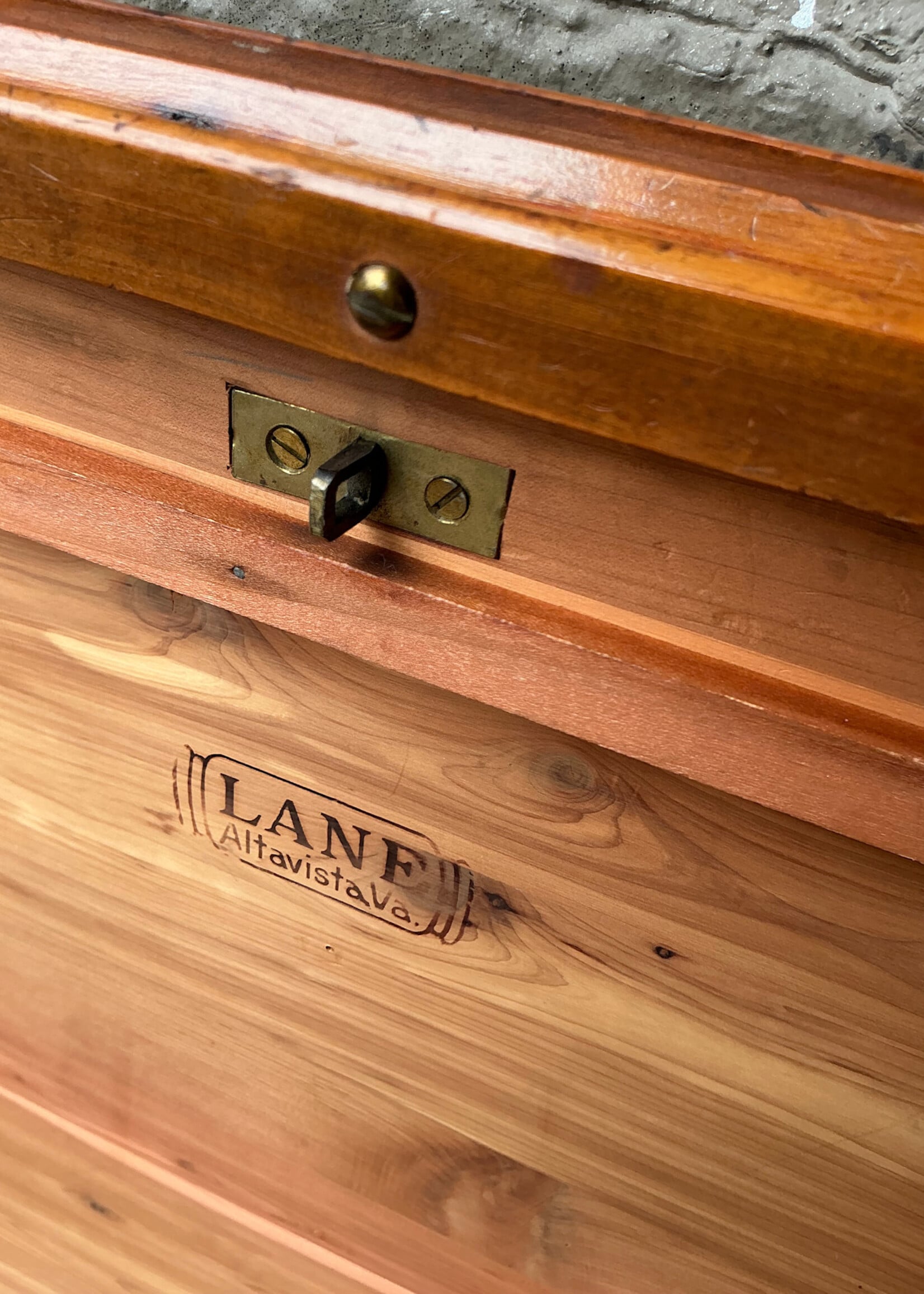 GOODWOOD Vintage Lane Cedar Trunk