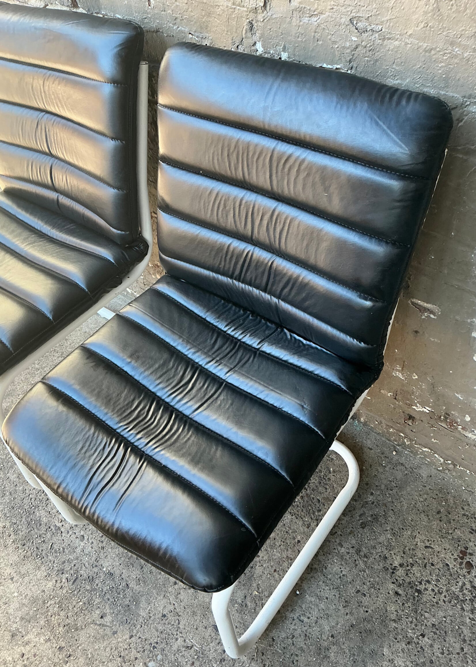 GOODWOOD Pair of 80s Mod Chairs