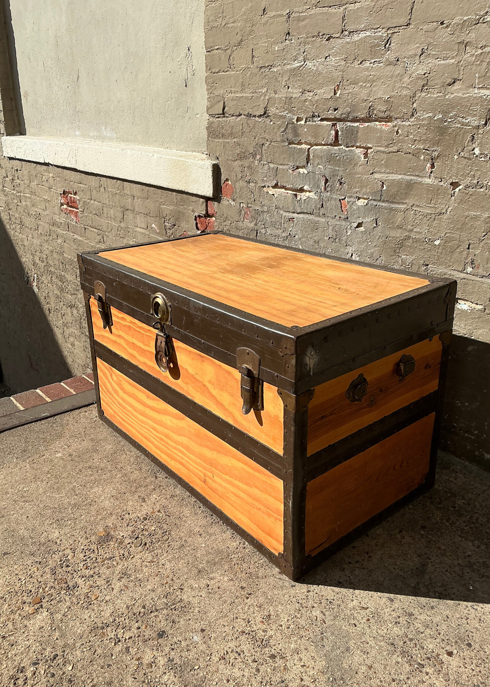 GOODWOOD Steamer Trunk