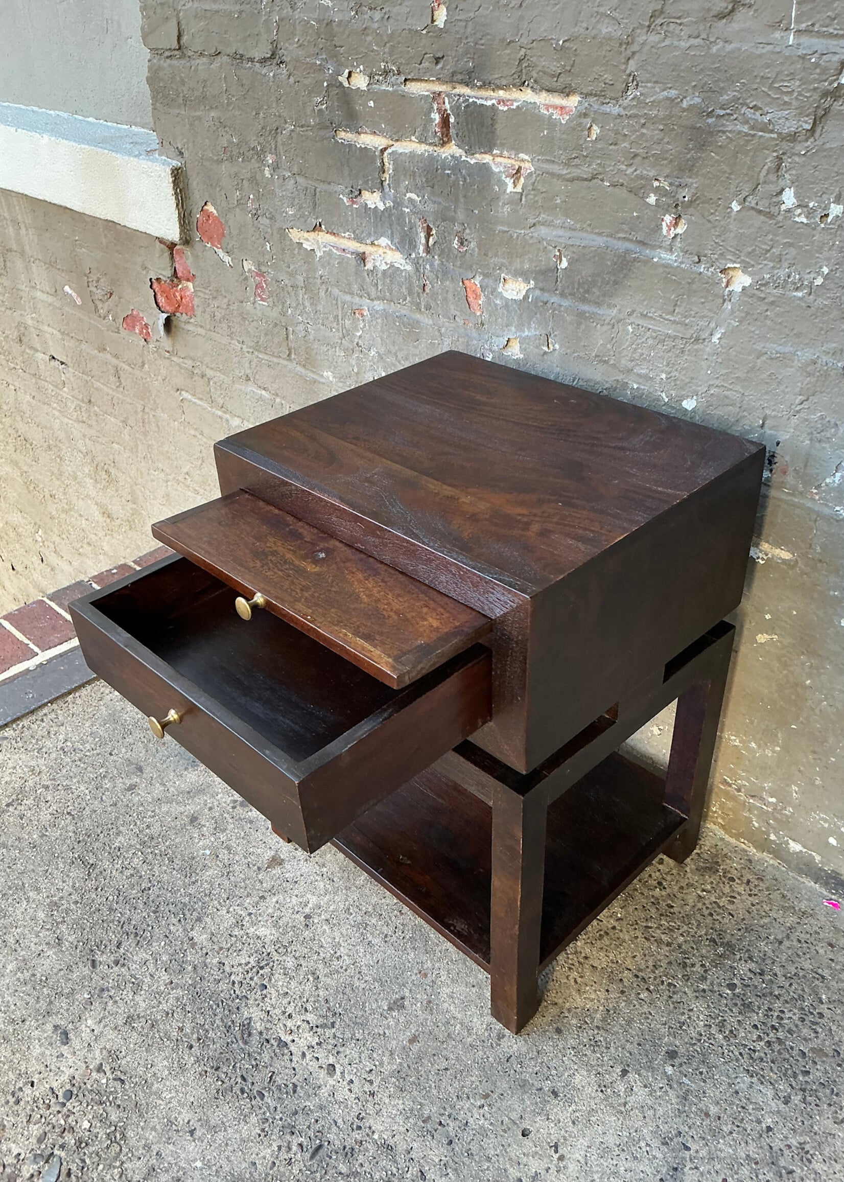 GOODWOOD Modern Solid Wood Nightstand