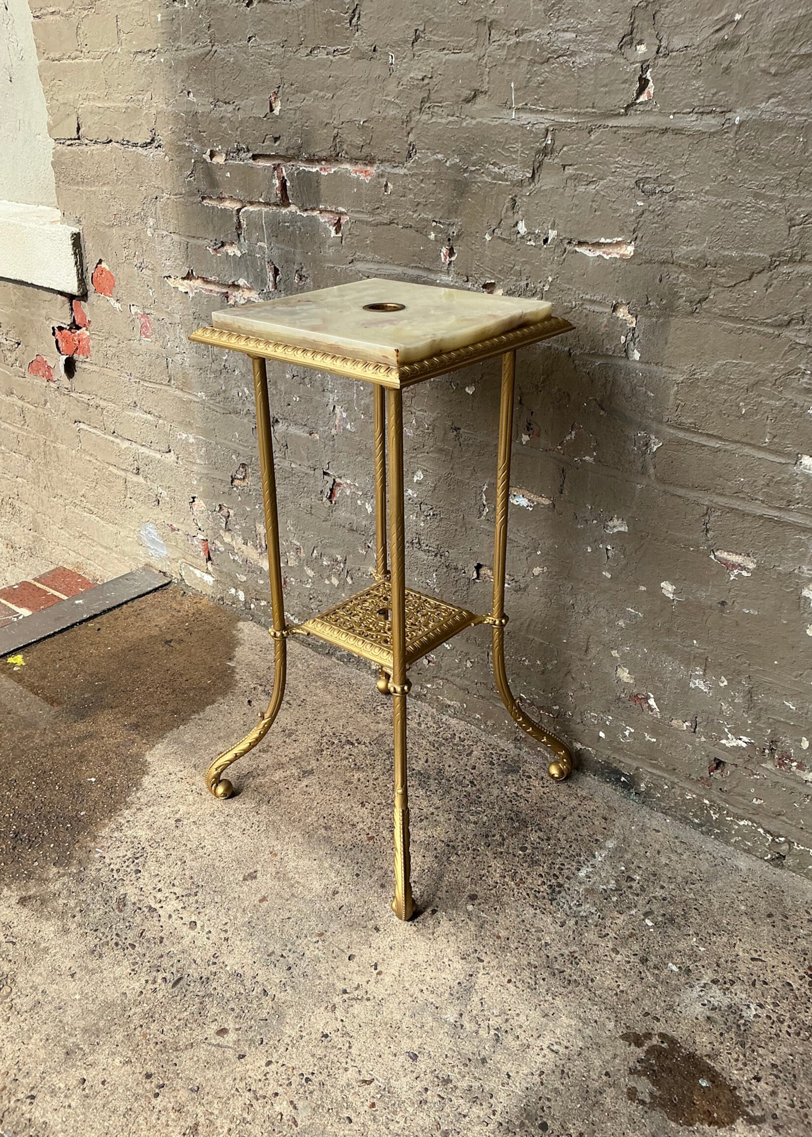 GOODWOOD Antique Onyx Top Fern Stand