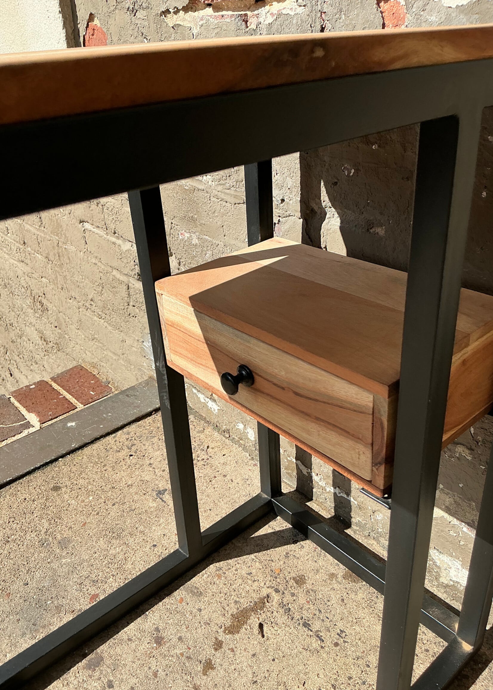 GOODWOOD Modern Cantilever Side Table