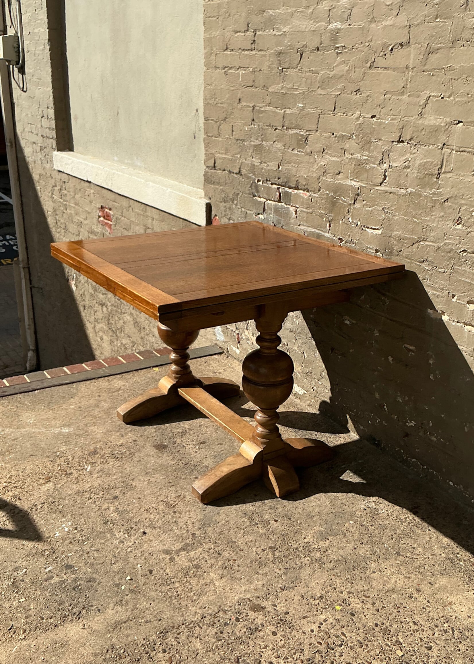 GOODWOOD Antique Oak Draw Leaf
