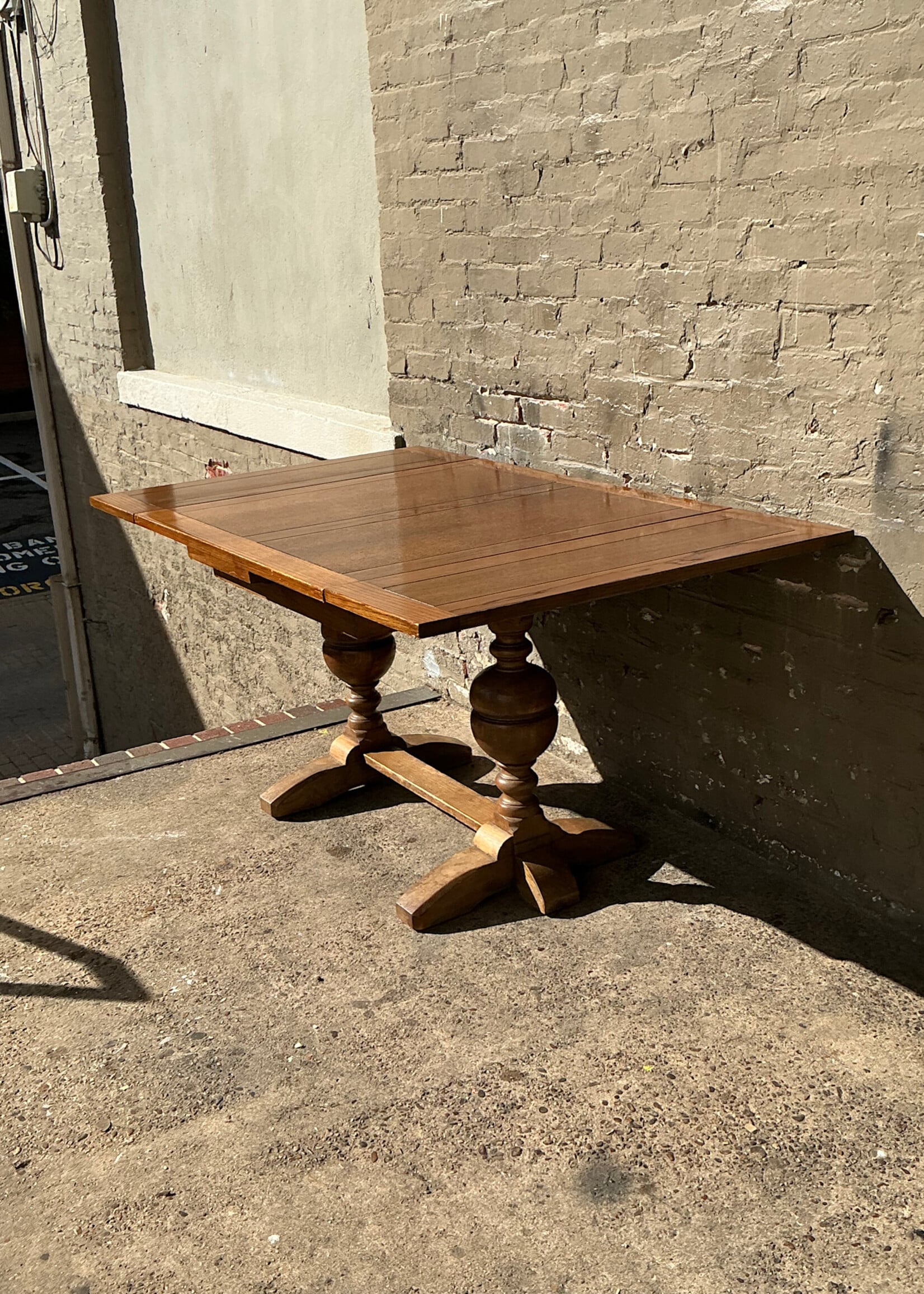 GOODWOOD Antique Oak Draw Leaf