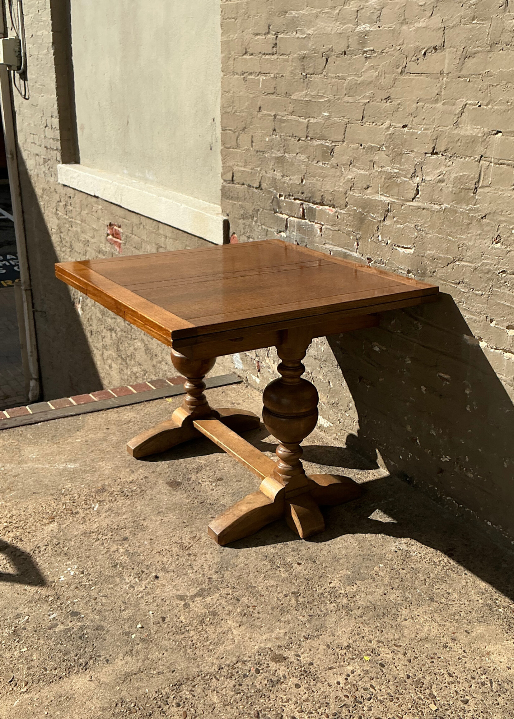GOODWOOD Antique Oak Draw Leaf