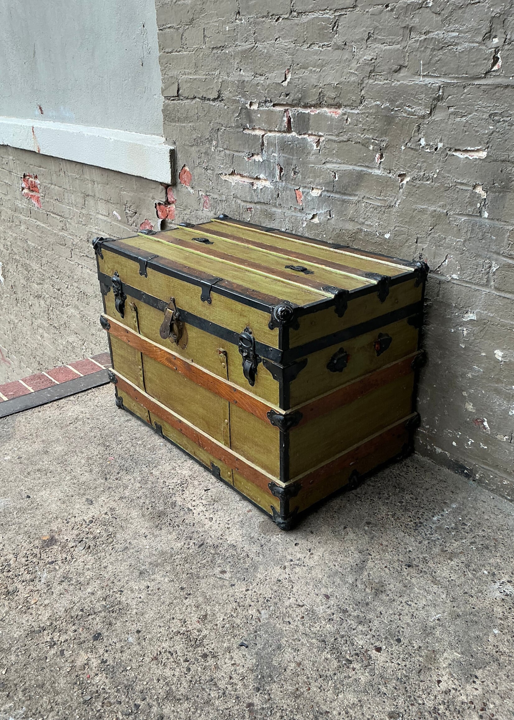 GOODWOOD Painted Steamer Trunk