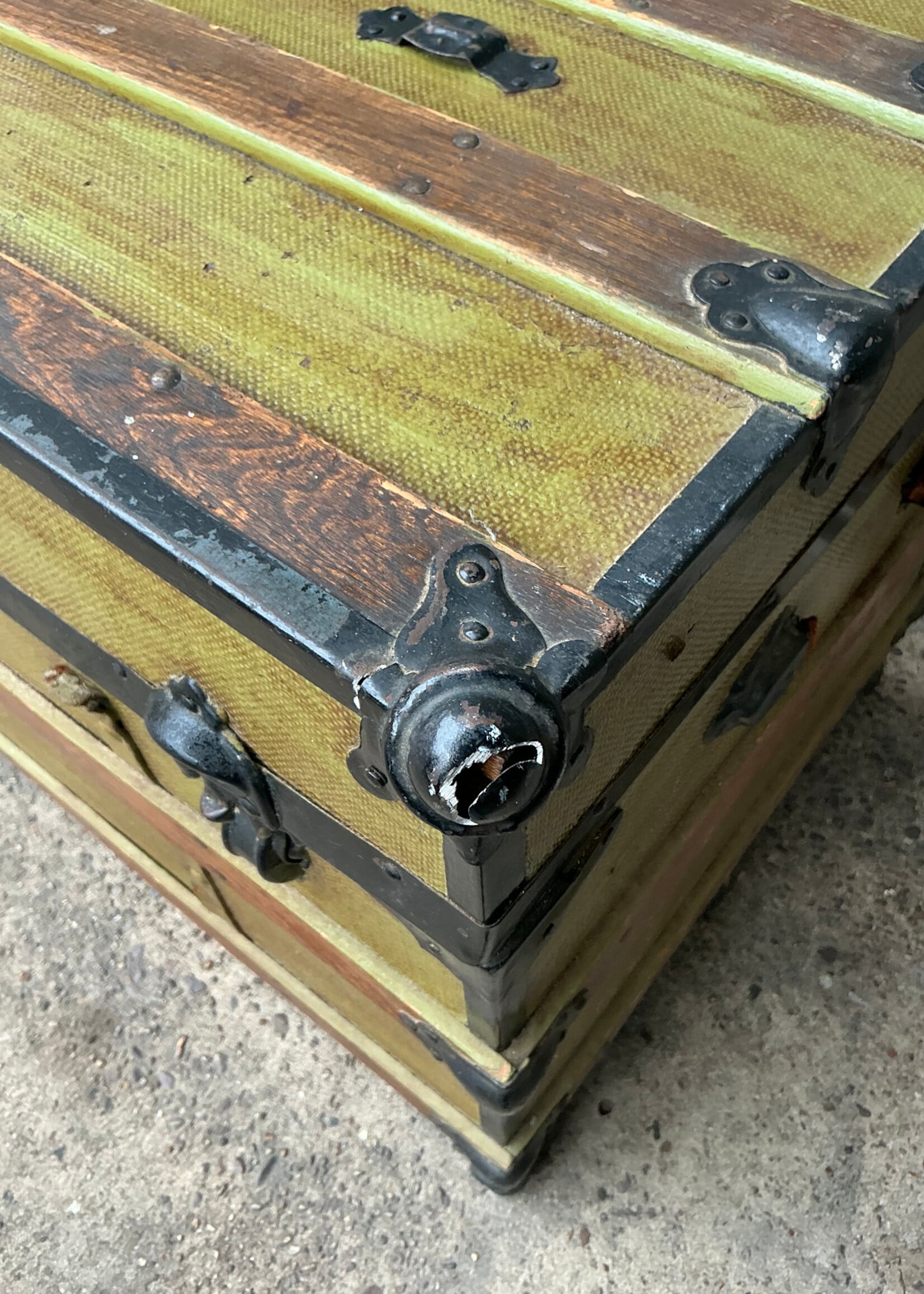 GOODWOOD Painted Steamer Trunk