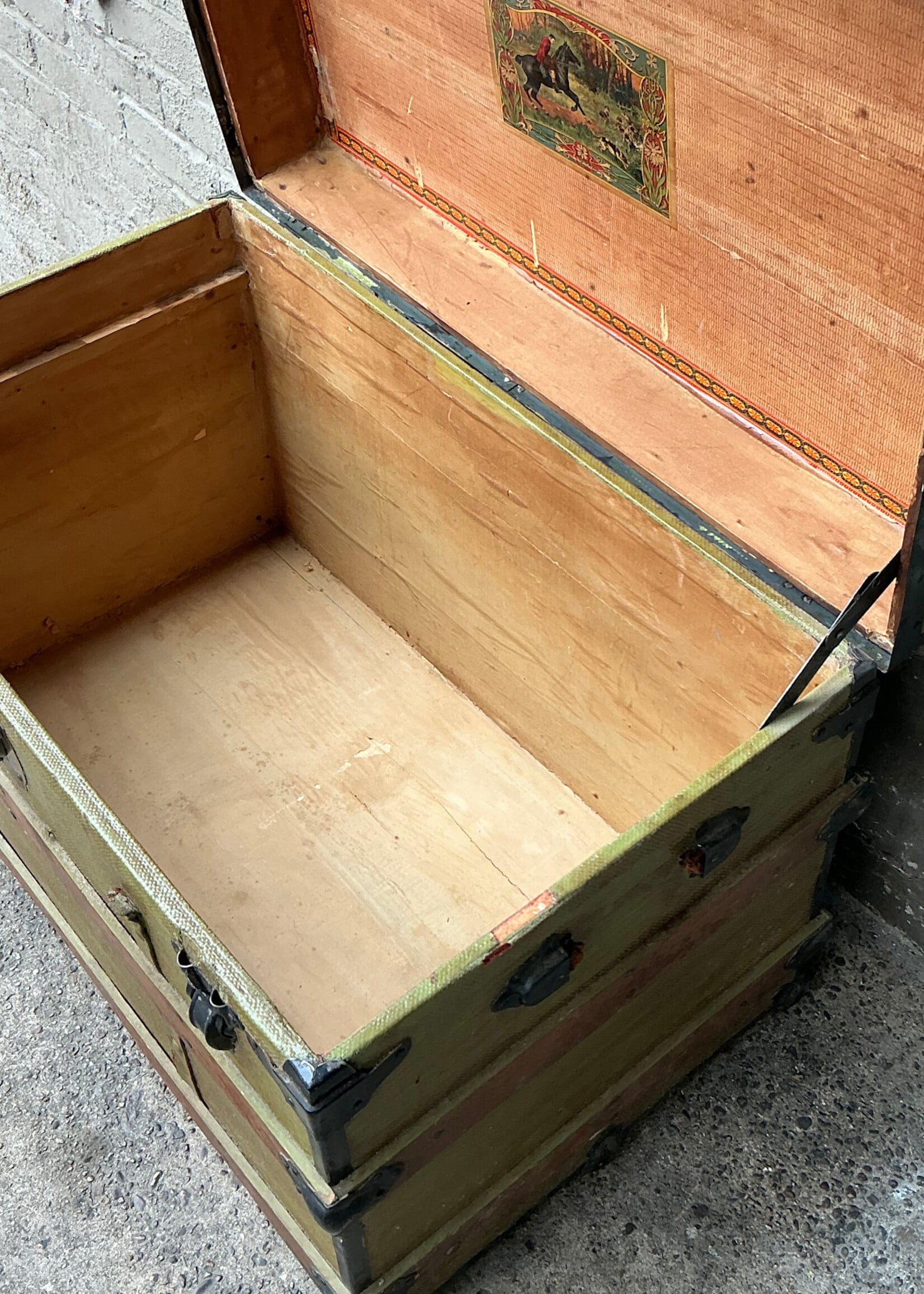 GOODWOOD Painted Steamer Trunk