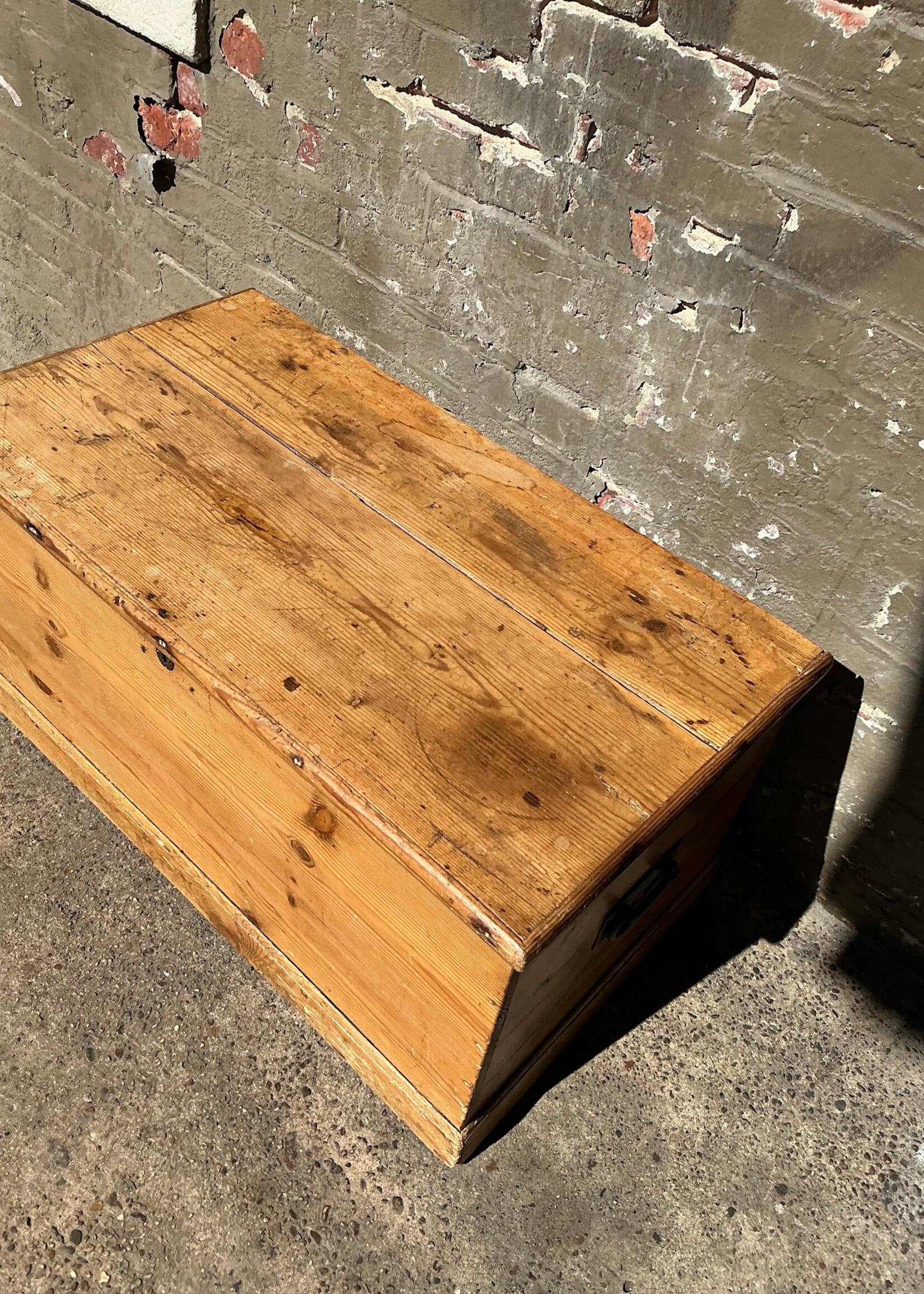 GOODWOOD Antique Scrubbed Pine Trunk