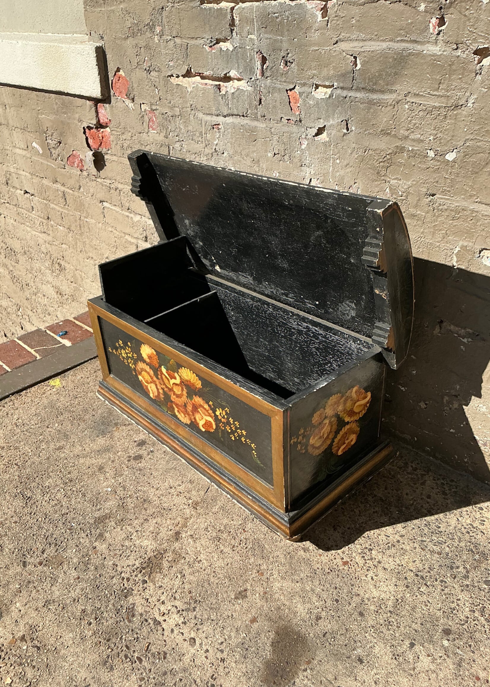 GOODWOOD Small Decorated Chest