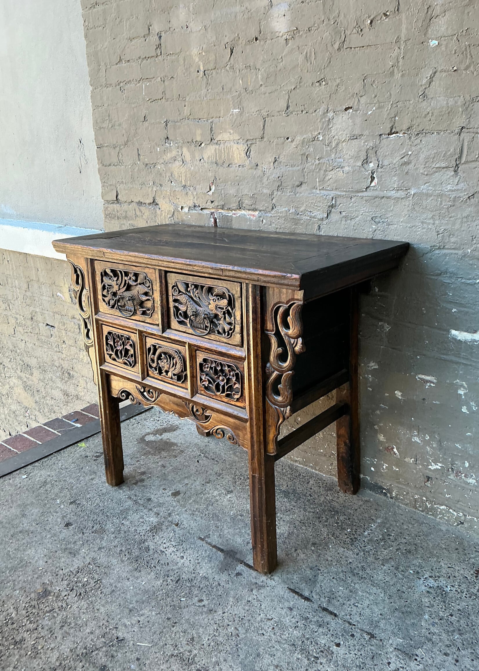 GOODWOOD Carved Chinese Server
