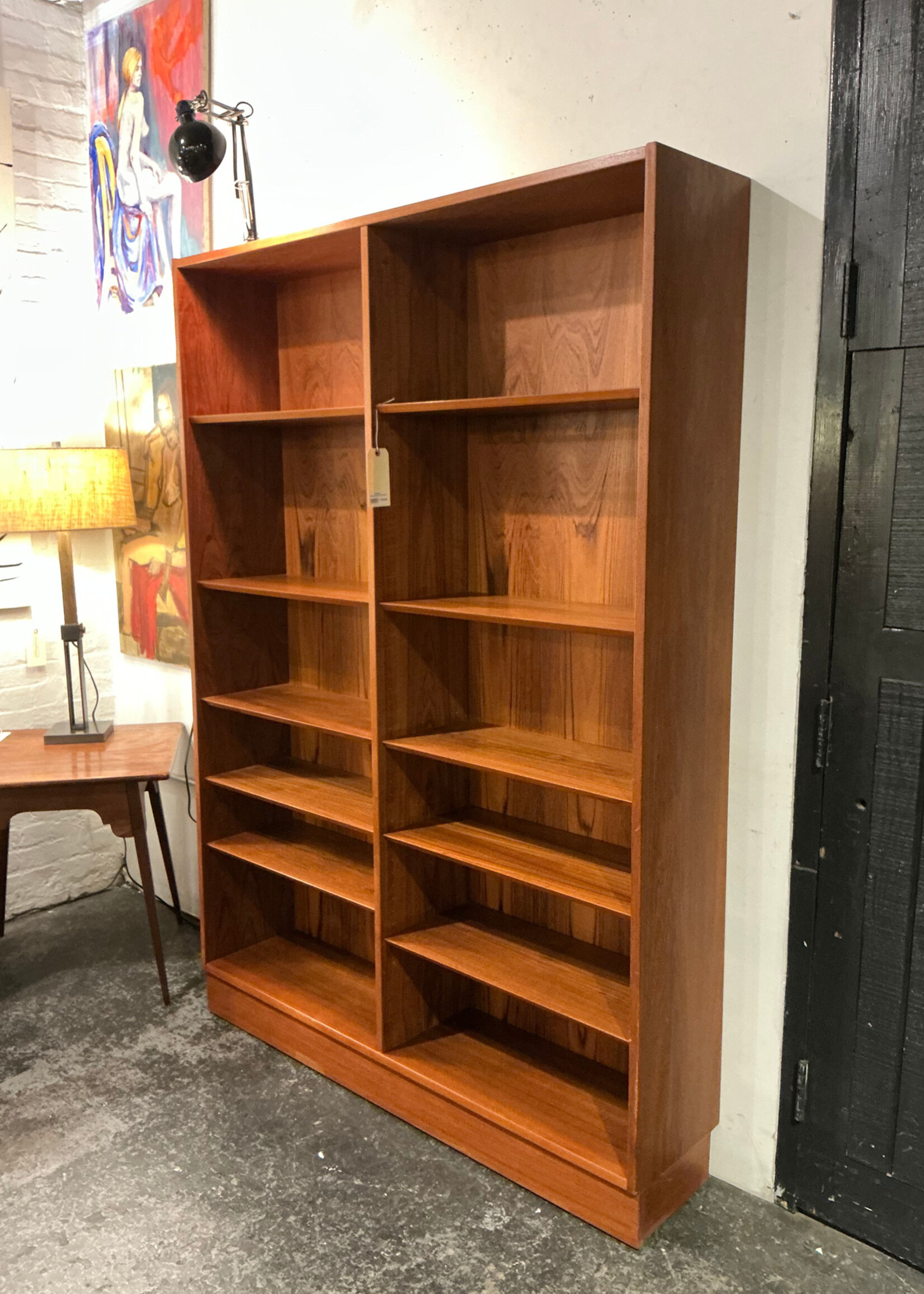 GOODWOOD Hundevand Double Teak Bookcase