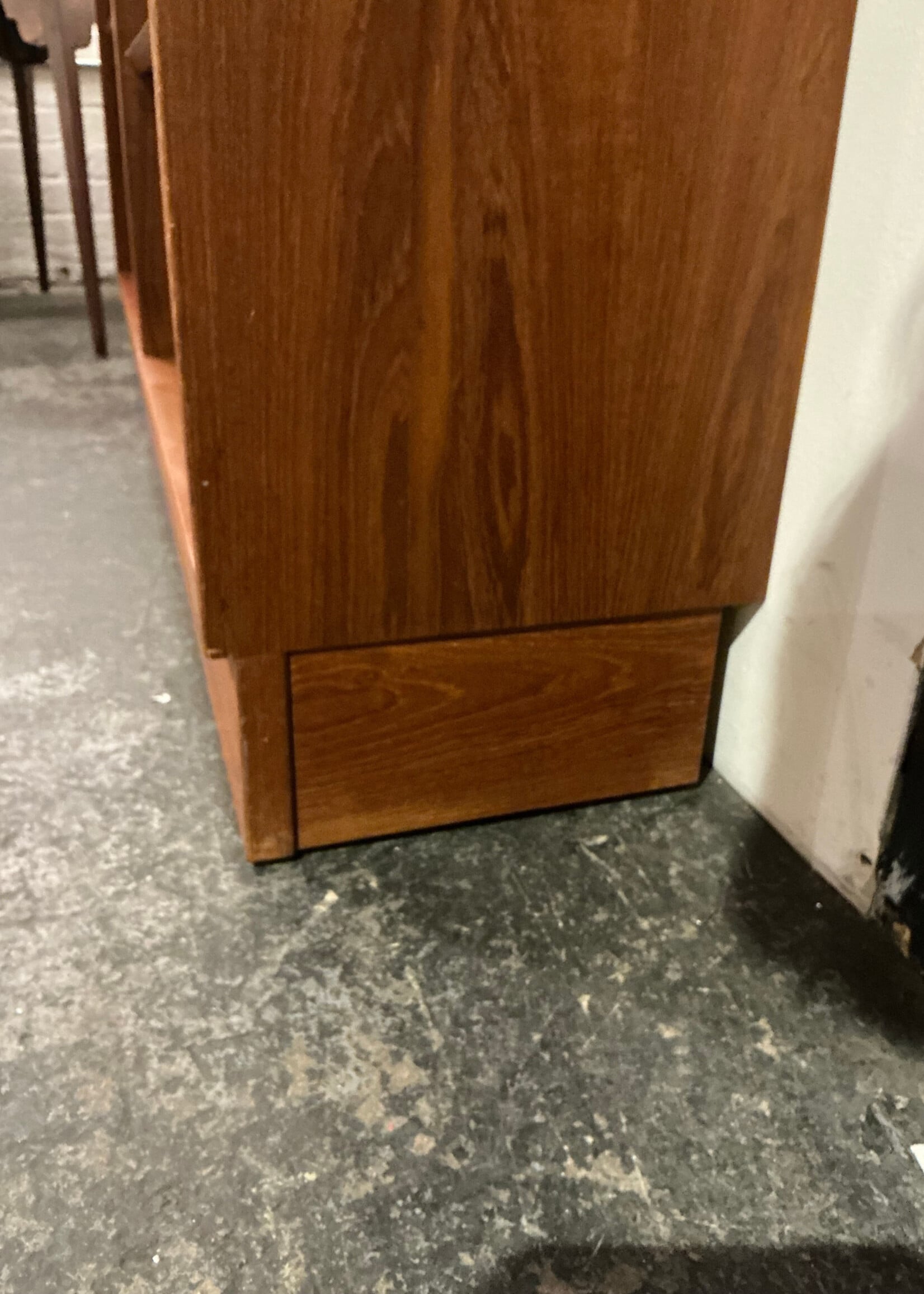 GOODWOOD Hundevand Double Teak Bookcase