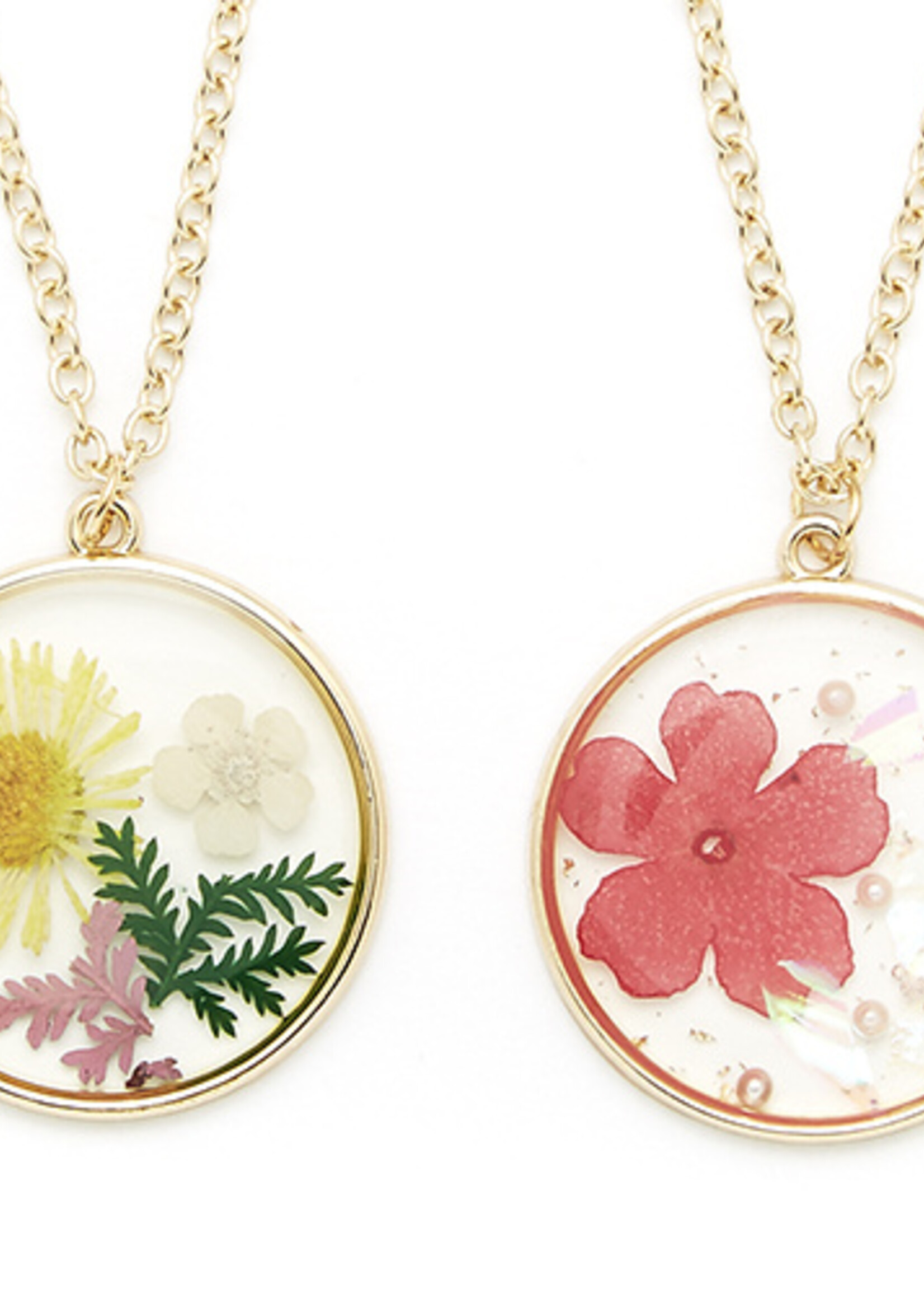 Dasha Designs Circle Pressed Flower Necklace