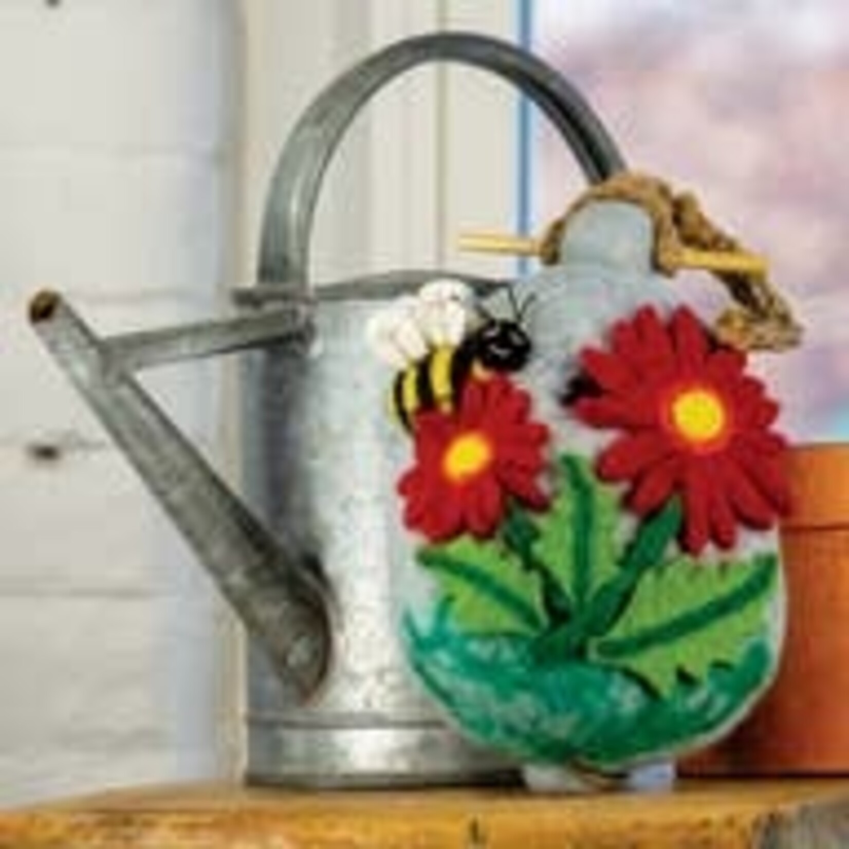 DZI dZi Handmade Bee Birdhouse